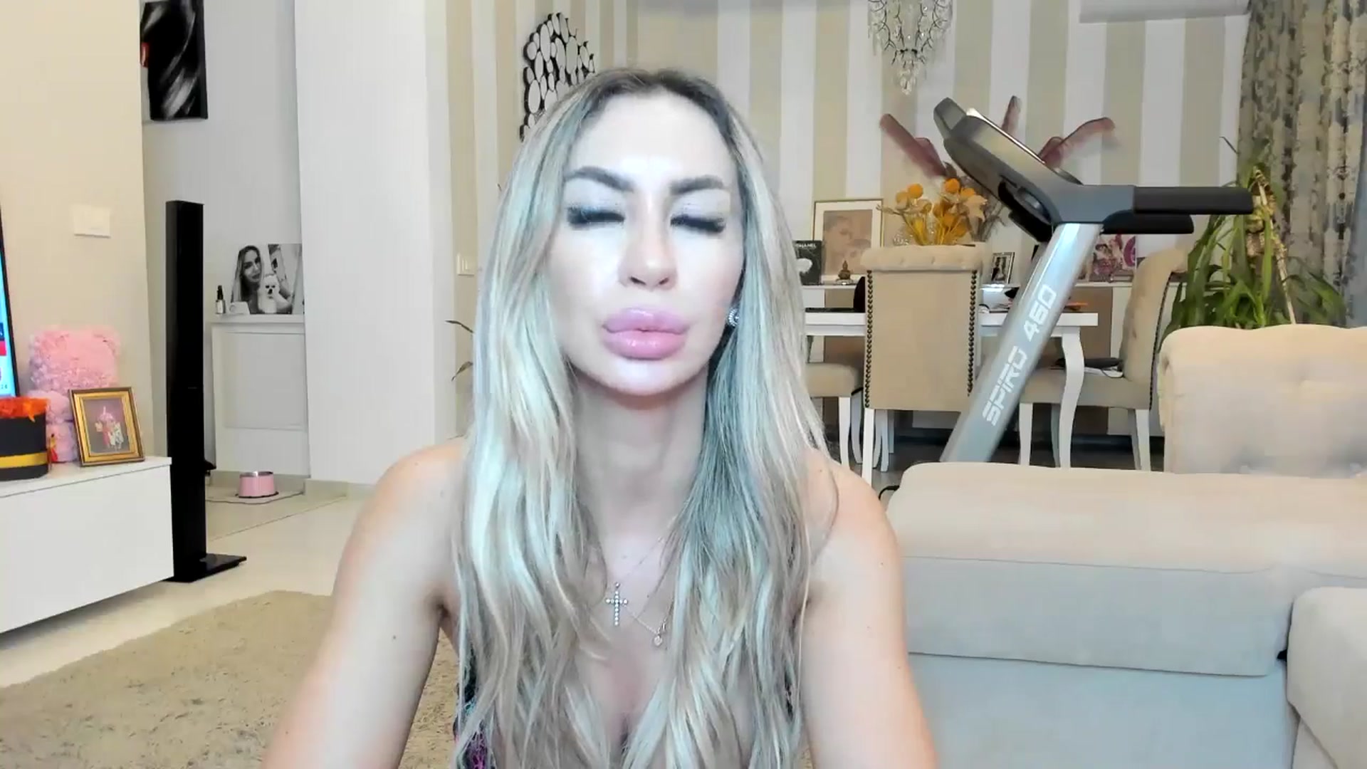 Gallery image thumbnail from Missy_alena's myfreecams stream on, 04/02/2026, 01:11 image 7 of 20