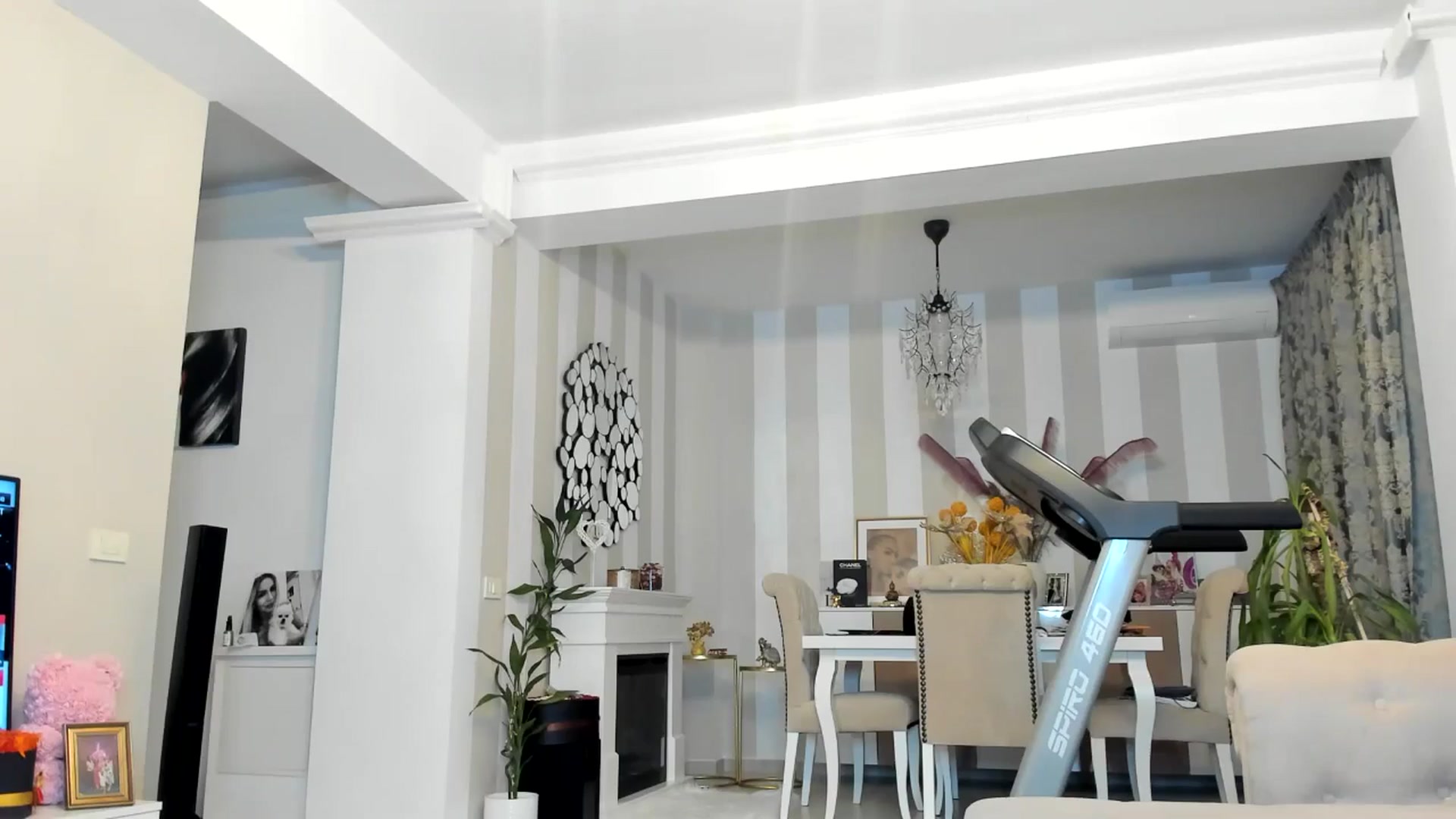 Gallery image thumbnail from Missy_alena's myfreecams stream on, 04/02/2026, 01:11 image 12 of 20