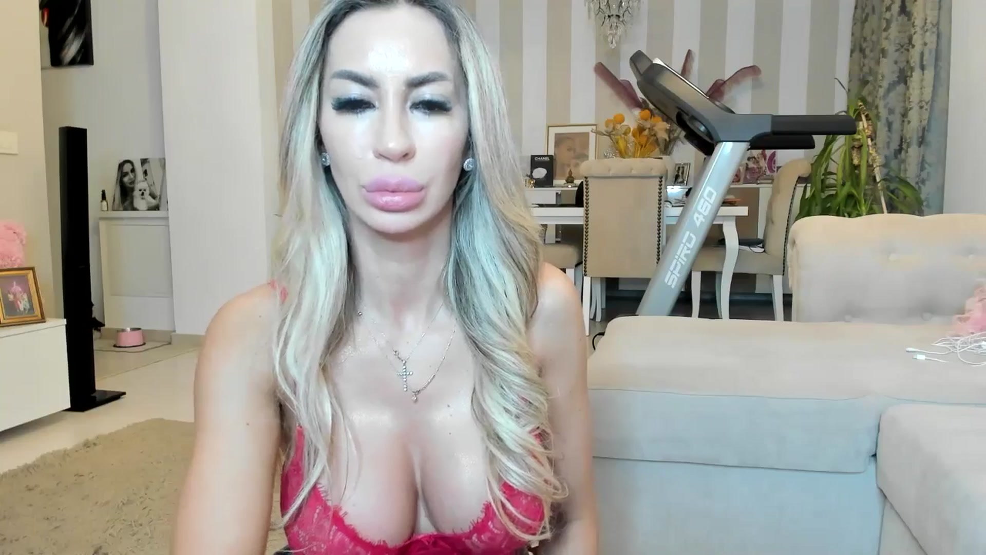Gallery image thumbnail from Missy_alena's myfreecams stream on, 04/05/2026, 01:40 image 16 of 20