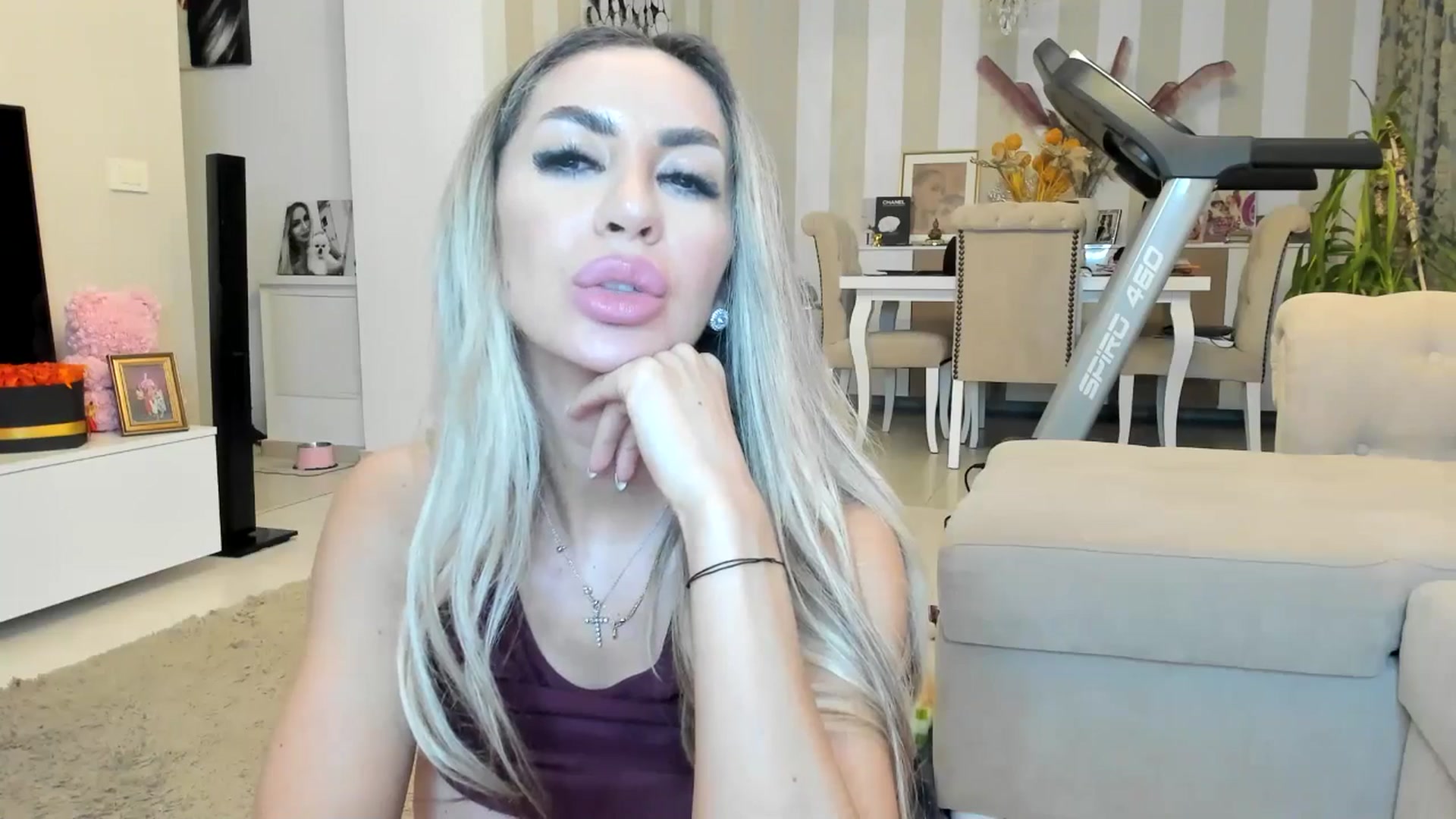 Gallery image thumbnail from Missy_alena's myfreecams stream on, 04/08/2026, 01:36 image 17 of 20