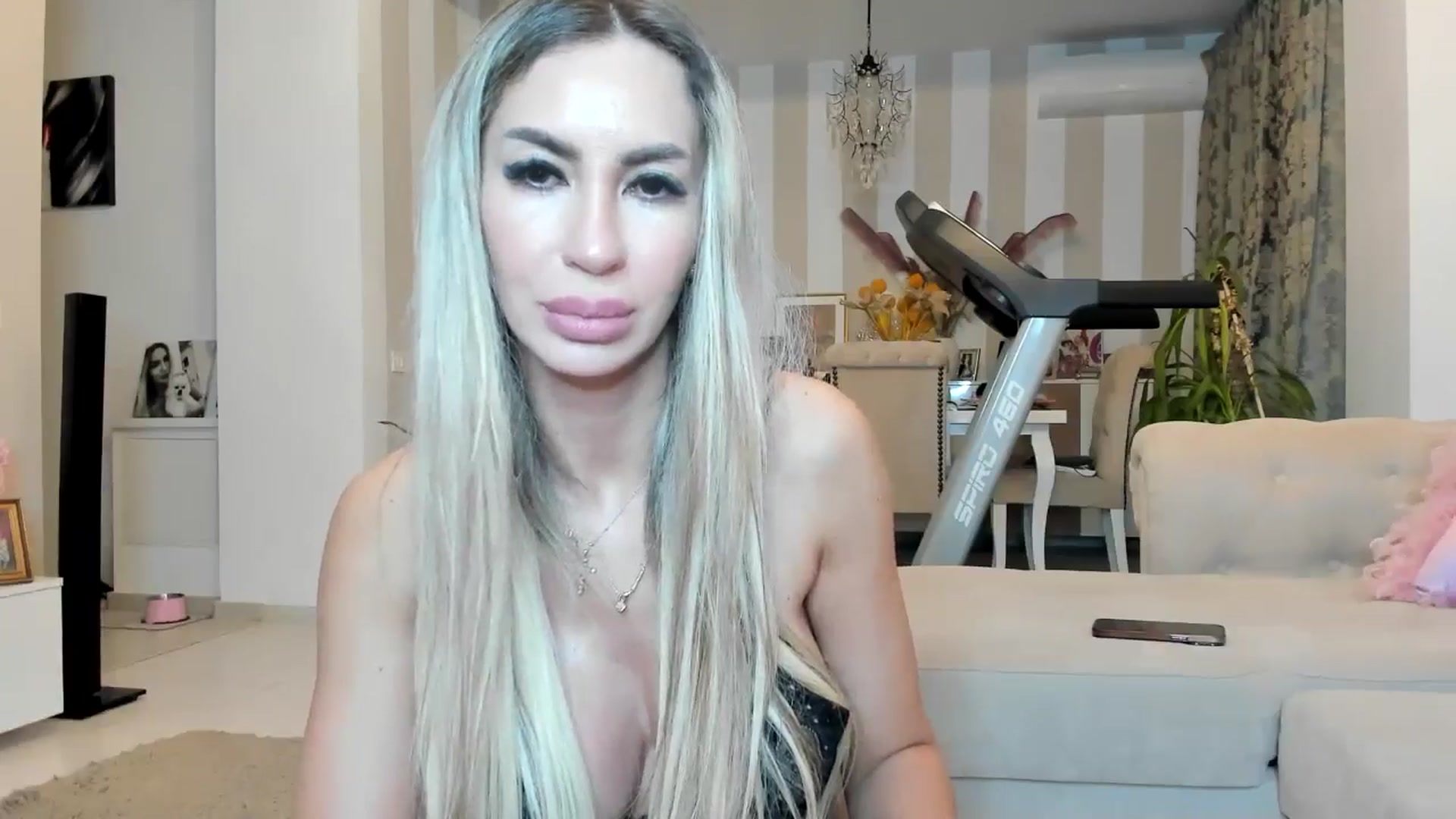 Gallery image thumbnail from Missy_alena's myfreecams stream on, 04/08/2026, 21:09 image 6 of 20