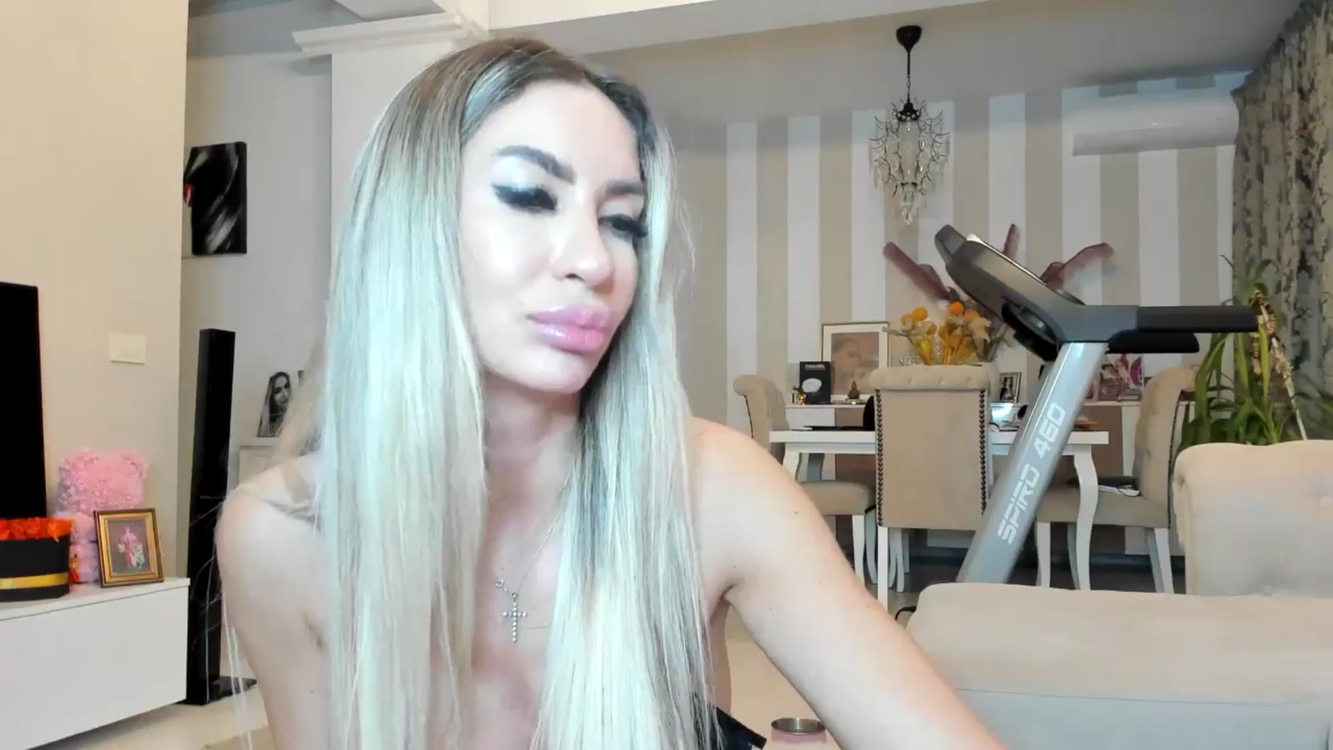 Gallery image thumbnail from Missy_alena's myfreecams stream on, 04/09/2026, 01:45 image 15 of 20