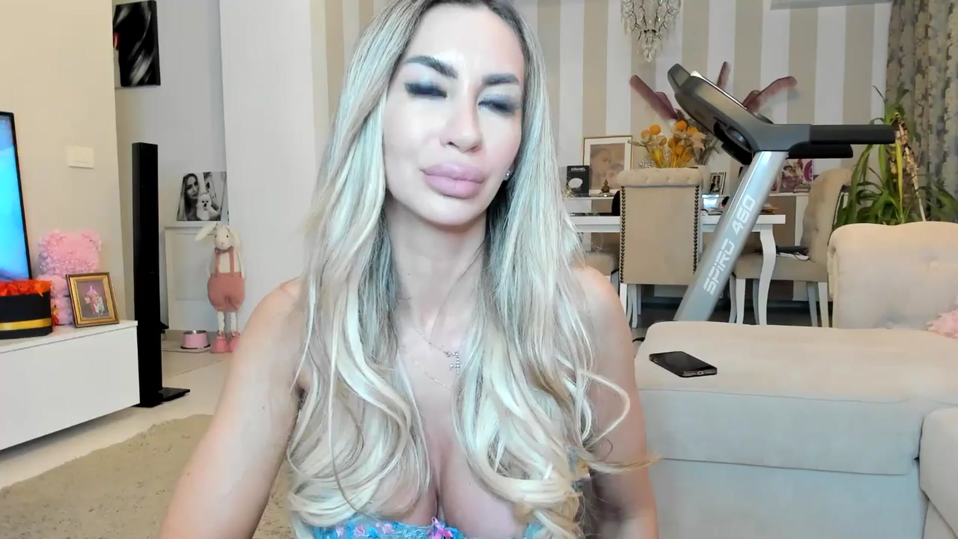 Gallery image thumbnail from Missy_alena's myfreecams stream on, 04/11/2026, 20:52 image 8 of 20