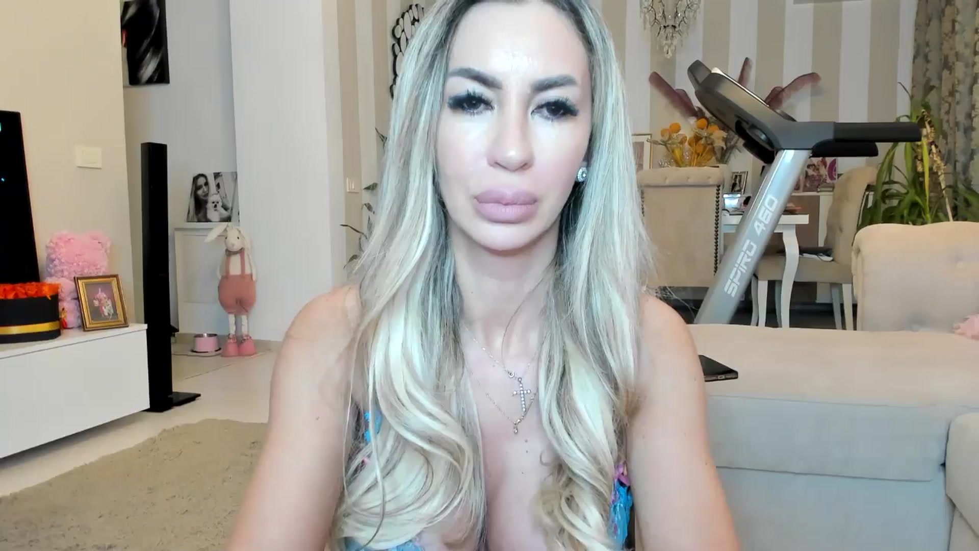 Gallery image thumbnail from Missy_alena's myfreecams stream on, 04/11/2026, 20:52 image 15 of 20