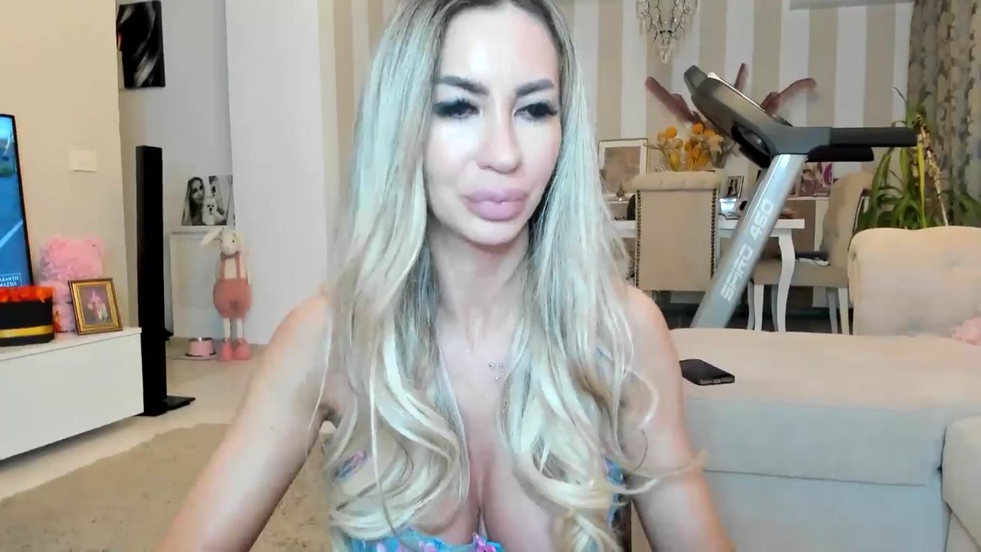 Gallery image thumbnail from Missy_alena's myfreecams stream on, 04/11/2026, 20:52 image 6 of 20