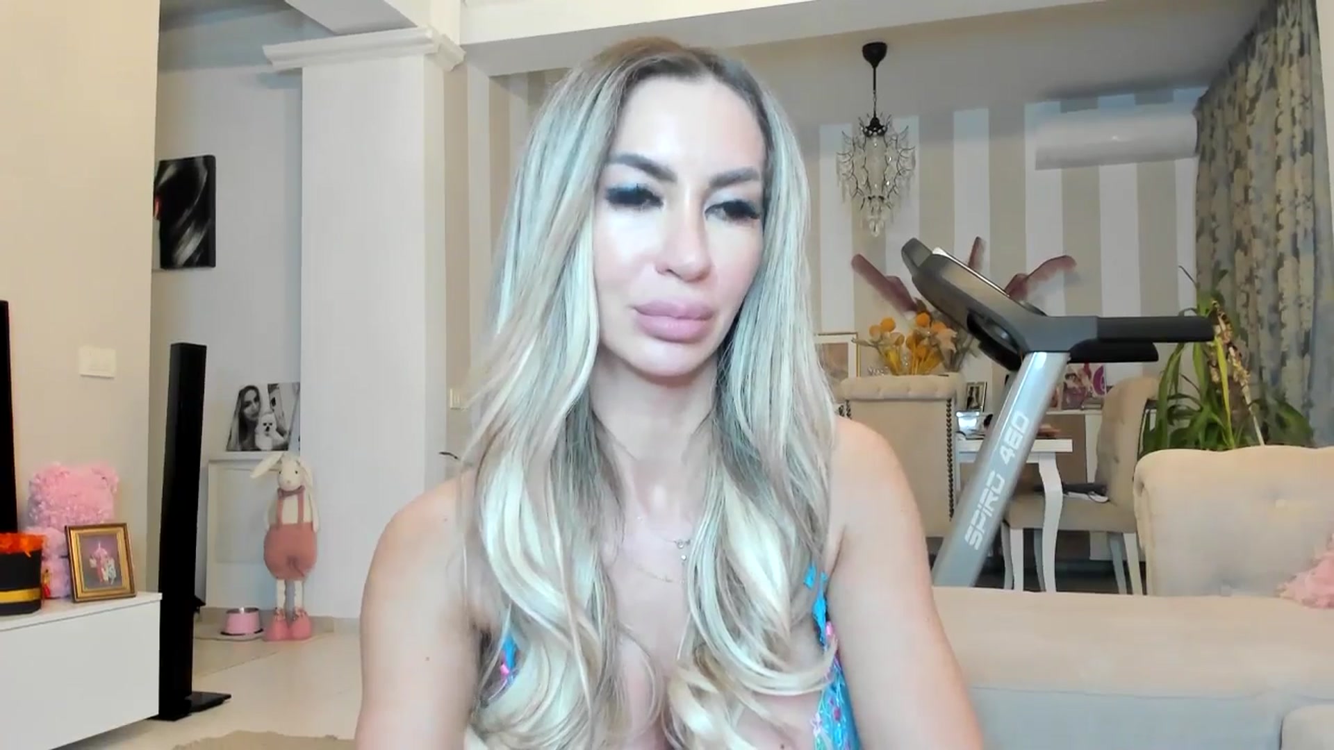 Gallery image thumbnail from Missy_alena's myfreecams stream on, 04/11/2026, 22:42 image 8 of 20