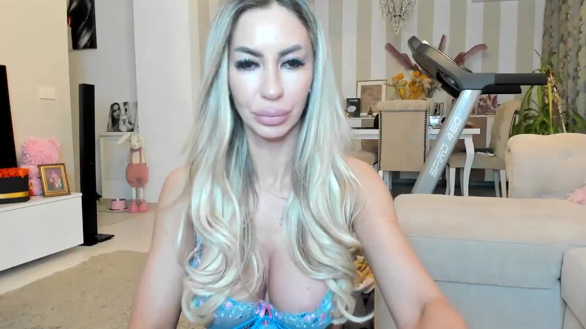 Gallery image thumbnail from Missy_alena's myfreecams stream on, 04/11/2026, 22:42 image 2 of 20
