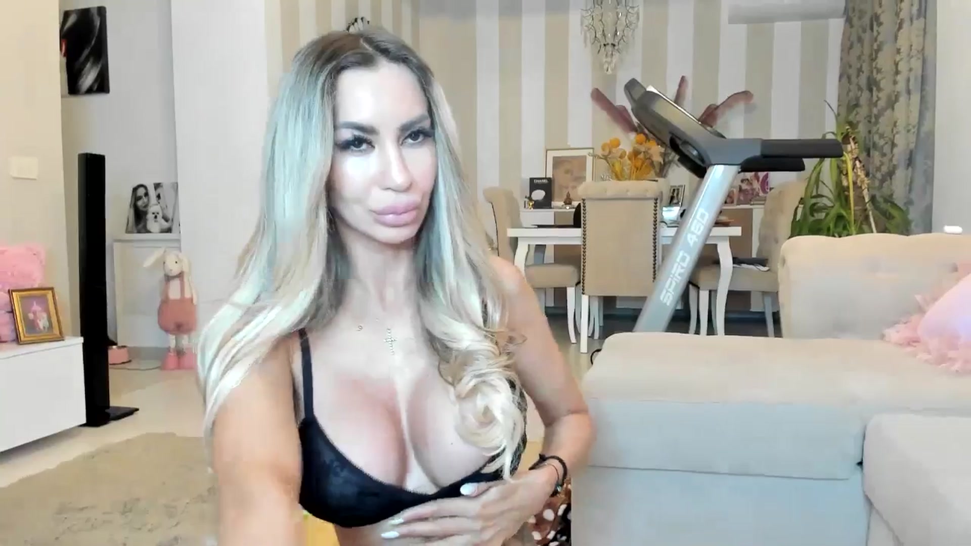 Gallery image thumbnail from Missy_alena's myfreecams stream on, 04/12/2026, 21:02 image 17 of 20