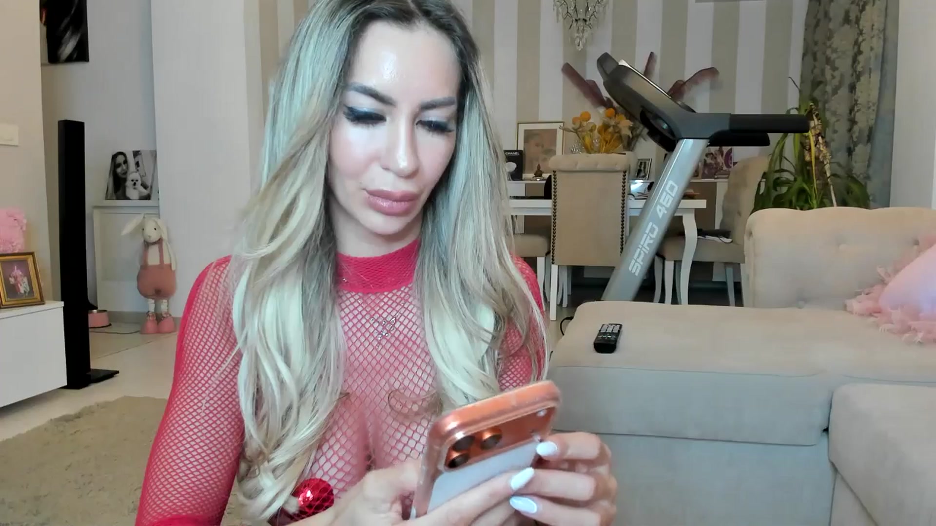 Gallery image thumbnail from Missy_alena's myfreecams stream on, 04/13/2026, 21:07 image 12 of 20