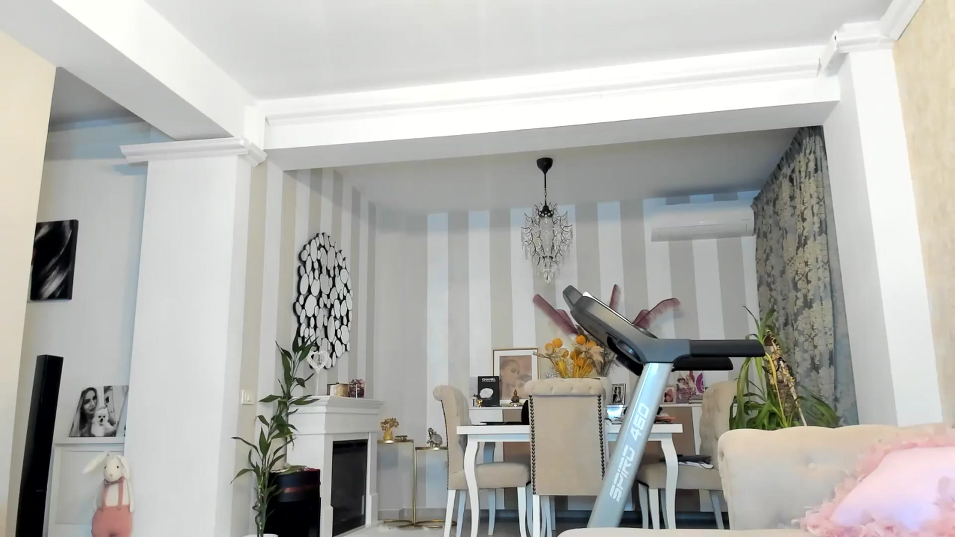 Gallery image thumbnail from Missy_alena's myfreecams stream on, 04/15/2026, 24:05 image 7 of 20