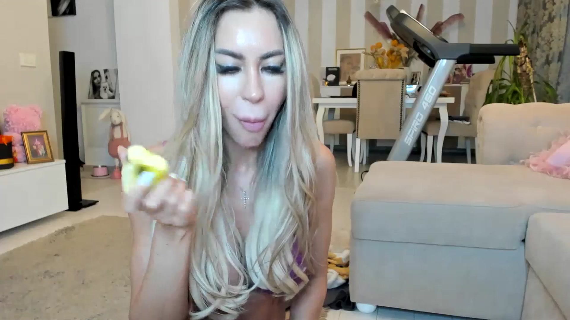 Gallery image thumbnail from Missy_alena's myfreecams stream on, 04/15/2026, 02:03 image 3 of 20