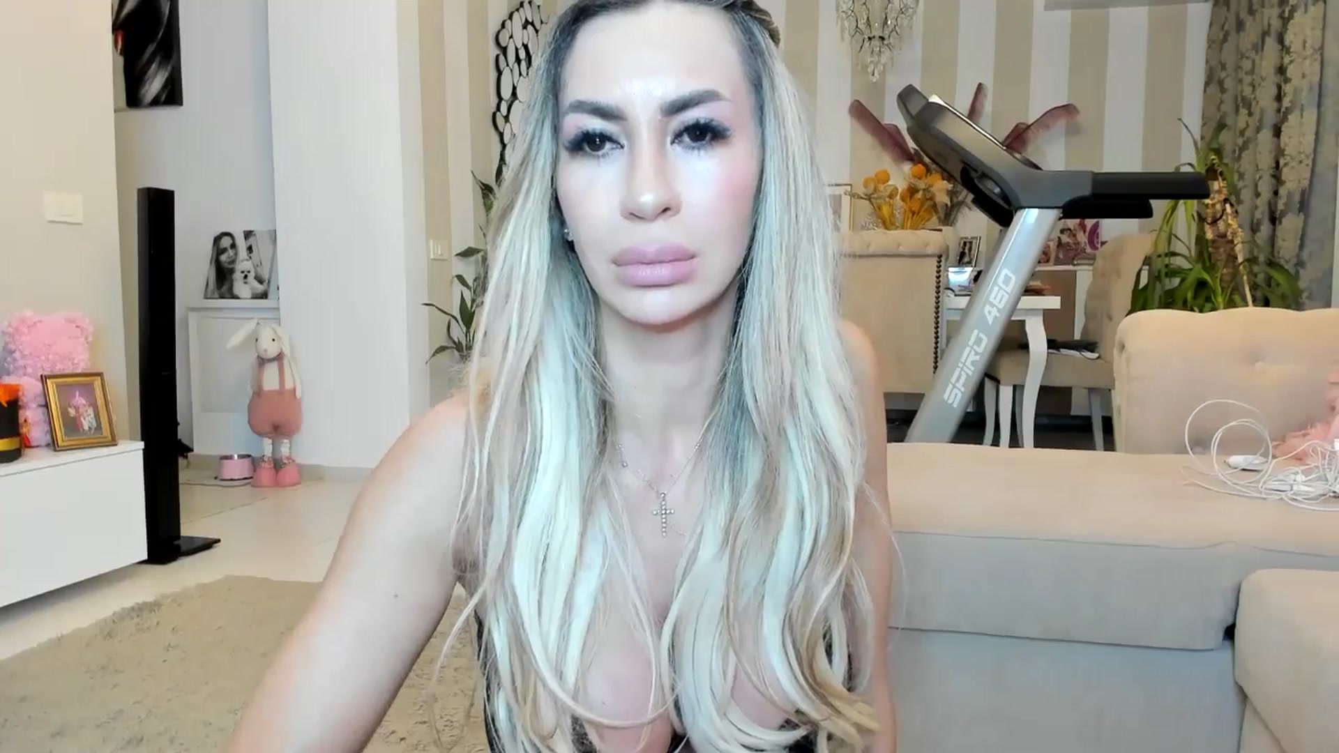 Gallery image thumbnail from Missy_alena's myfreecams stream on, 04/15/2026, 22:36 image 2 of 20