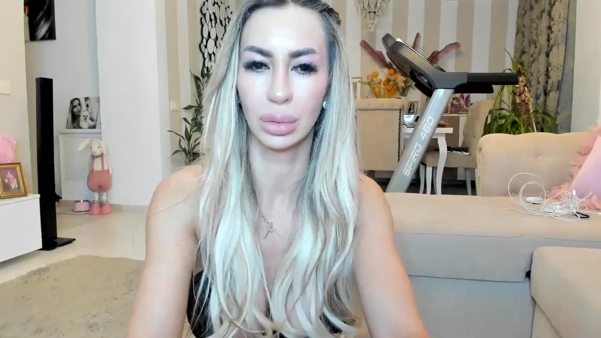 Gallery image thumbnail from Missy_alena's myfreecams stream on, 04/15/2026, 22:36 image 10 of 20
