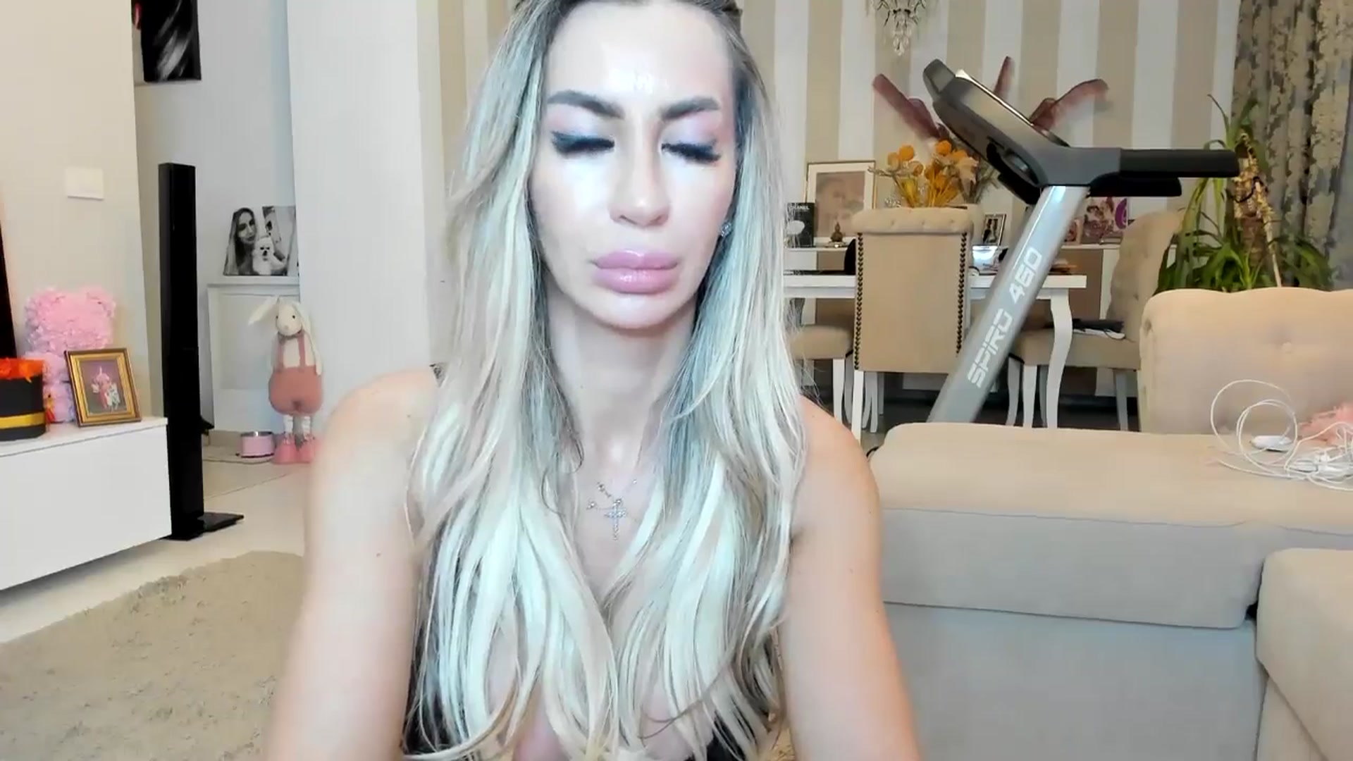 Gallery image thumbnail from Missy_alena's myfreecams stream on, 04/16/2026, 01:48 image 14 of 20