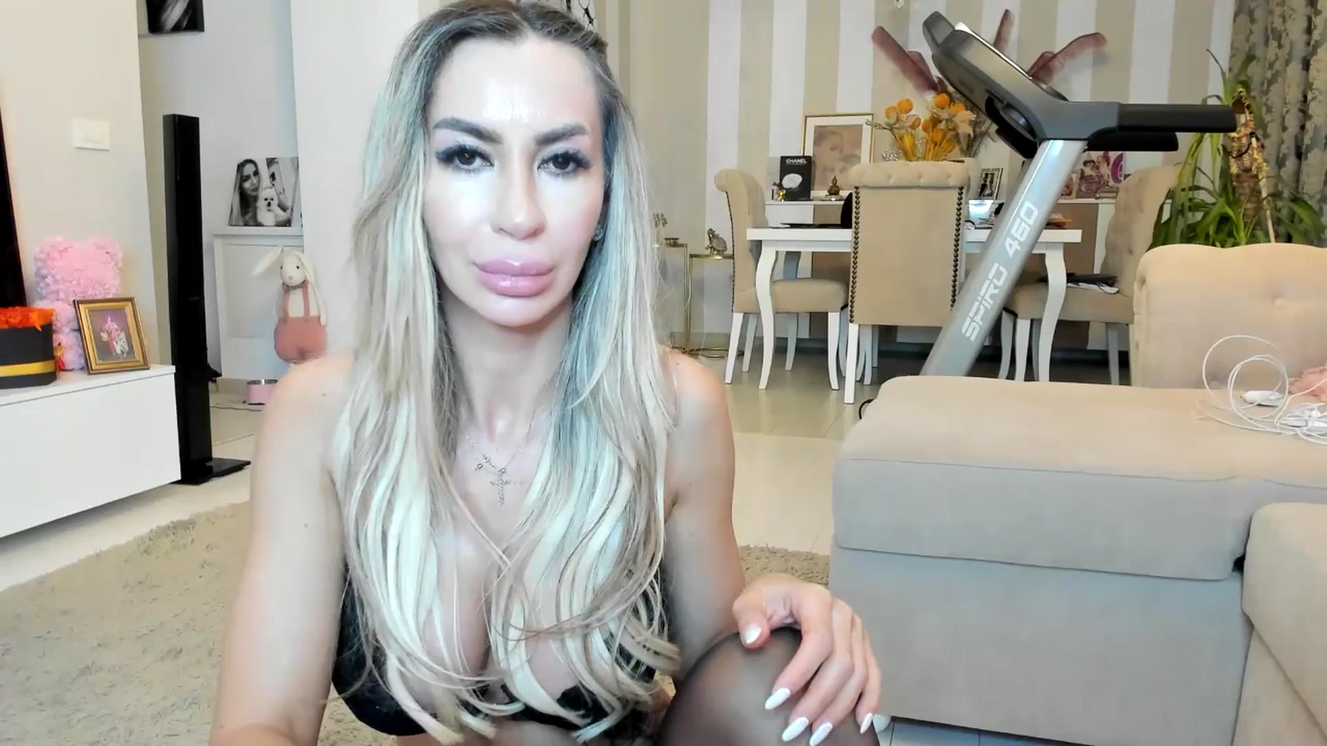 Gallery image thumbnail from Missy_alena's myfreecams stream on, 04/16/2026, 01:48 image 13 of 20