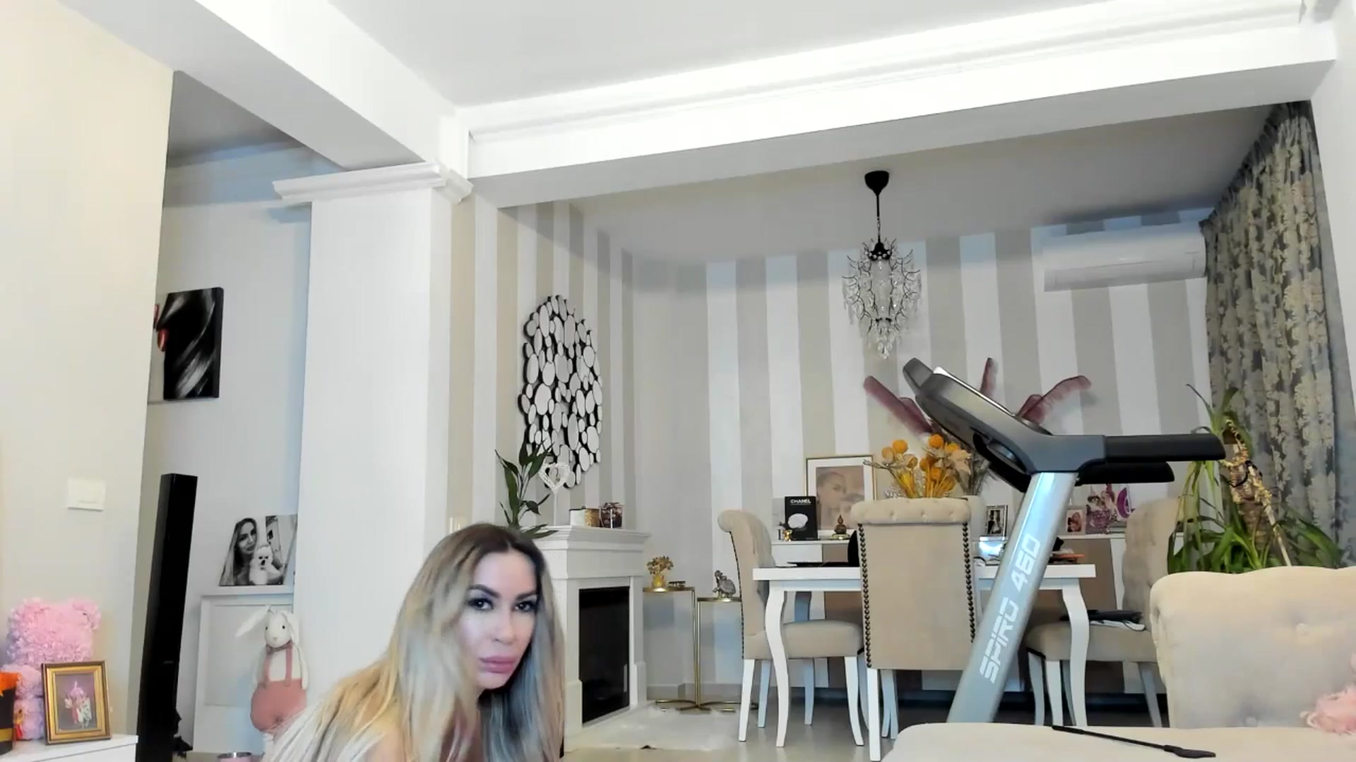 Gallery image thumbnail from Missy_alena's myfreecams stream on, 04/17/2026, 01:19 image 7 of 20