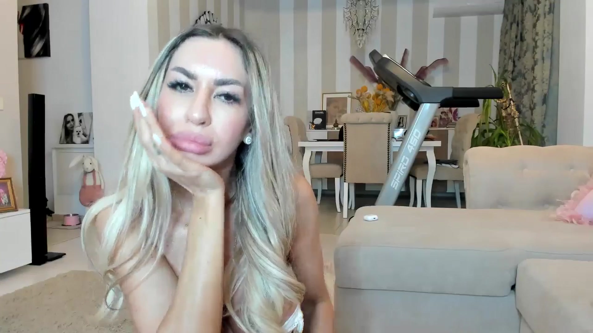 Gallery image thumbnail from Missy_alena's myfreecams stream on, 04/20/2026, 20:37 image 20 of 20