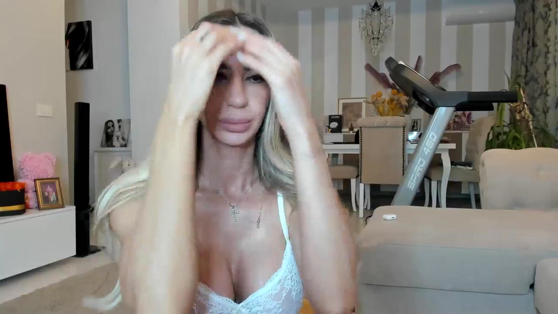 Gallery image thumbnail from Missy_alena's myfreecams stream on, 04/20/2026, 23:43 image 6 of 20