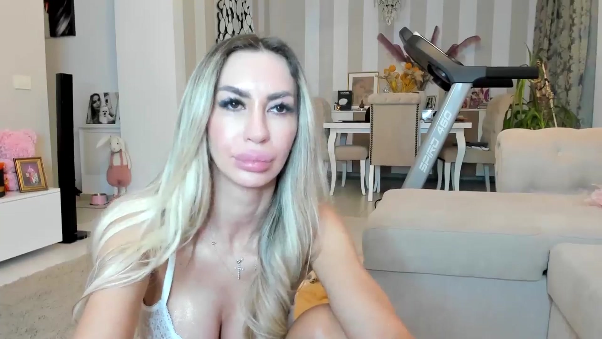 Gallery image thumbnail from Missy_alena's myfreecams stream on, 04/20/2026, 23:43 image 20 of 20