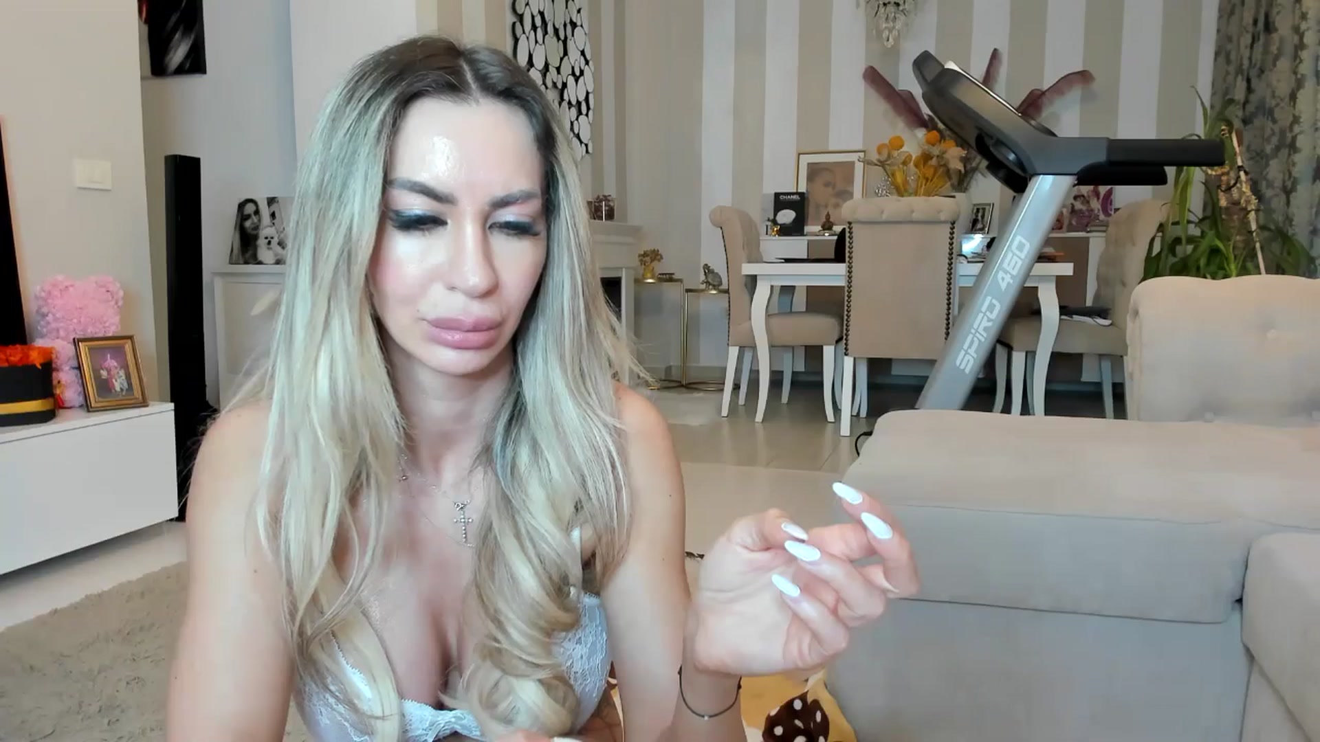 Gallery image thumbnail from Missy_alena's myfreecams stream on, 04/21/2026, 01:01 image 17 of 20