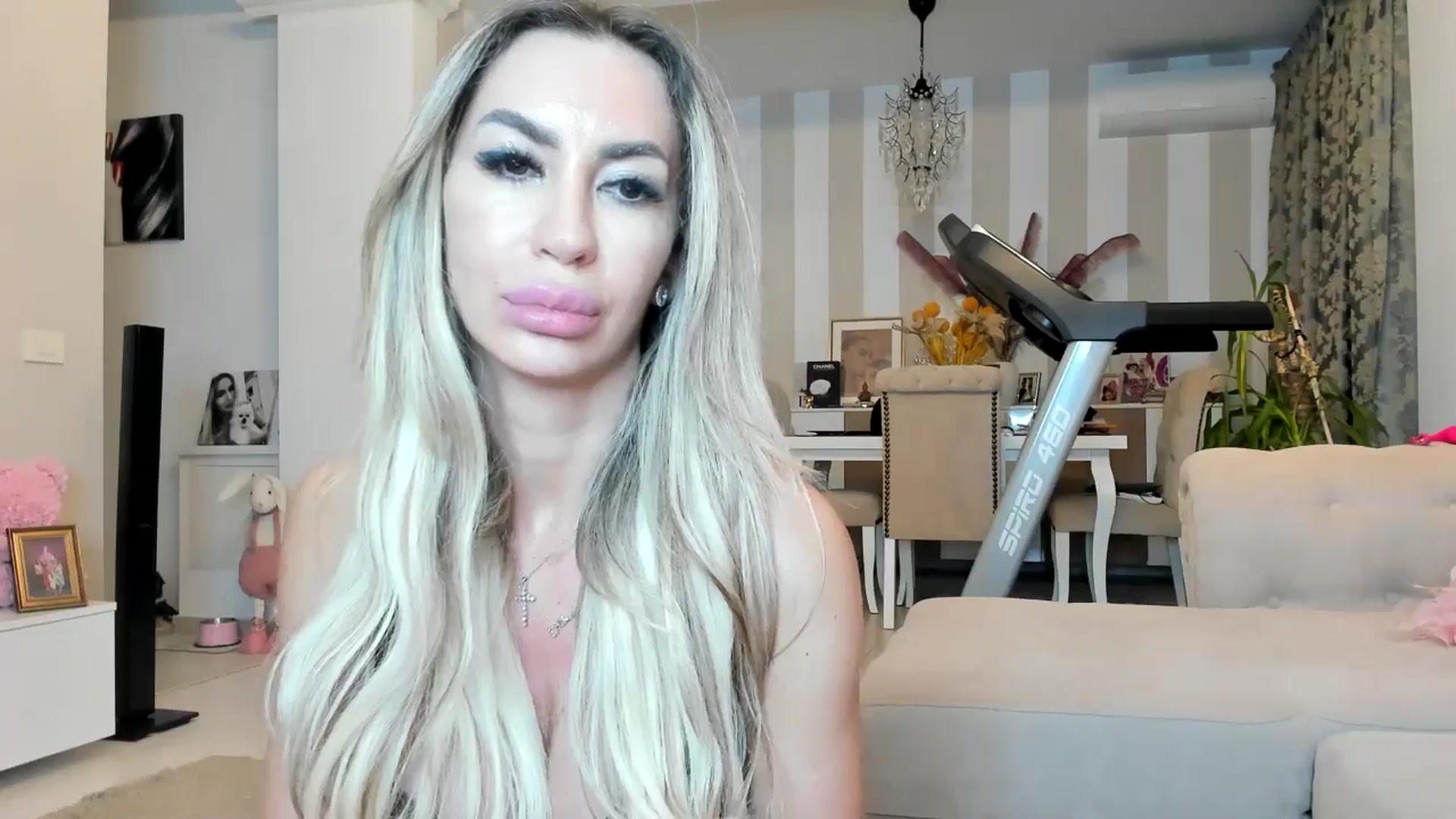 Gallery image thumbnail from Missy_alena's myfreecams stream on, 04/23/2026, 24:30 image 3 of 20