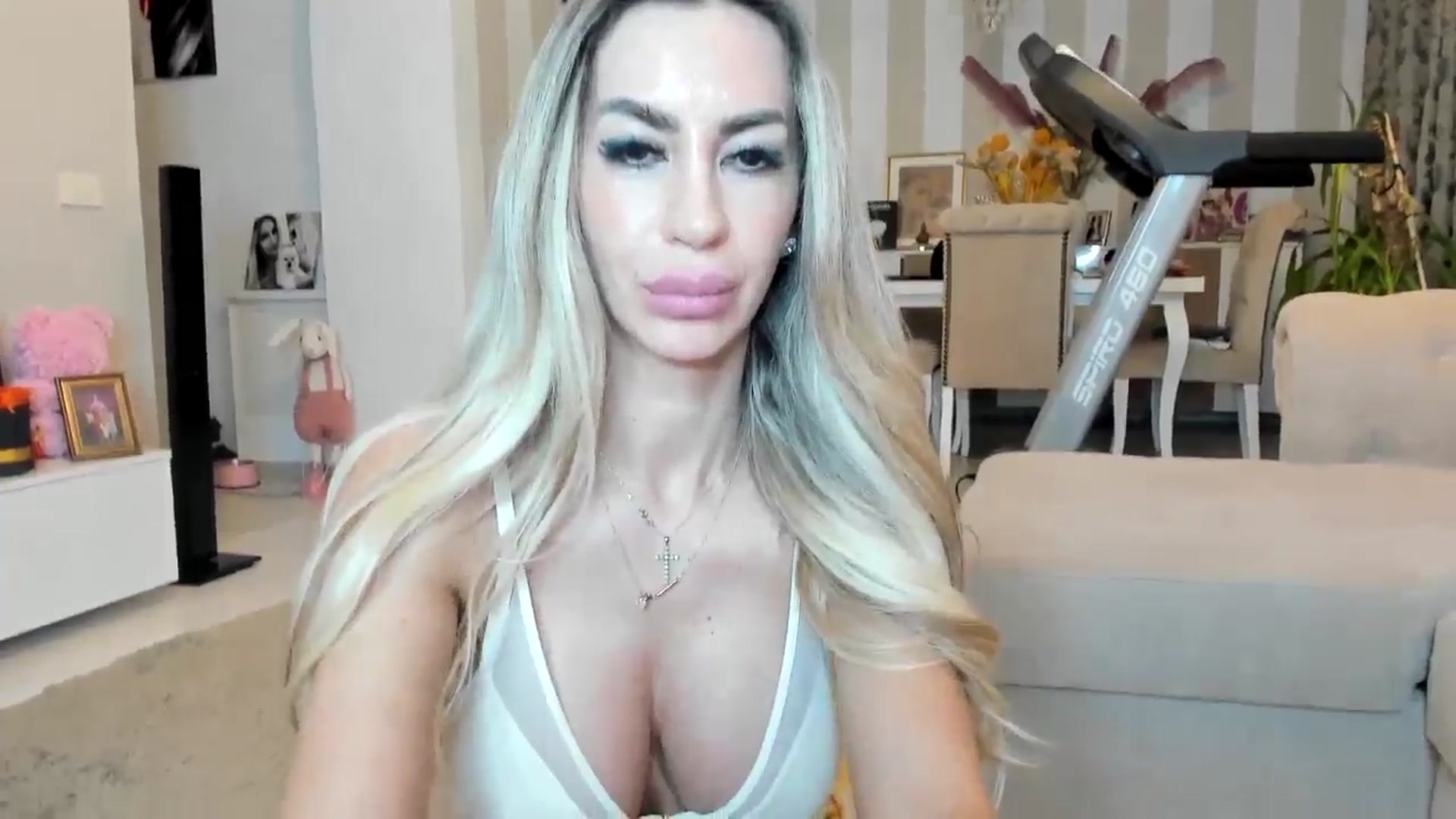 Gallery image thumbnail from Missy_alena's myfreecams stream on, 04/26/2026, 02:09 image 17 of 20