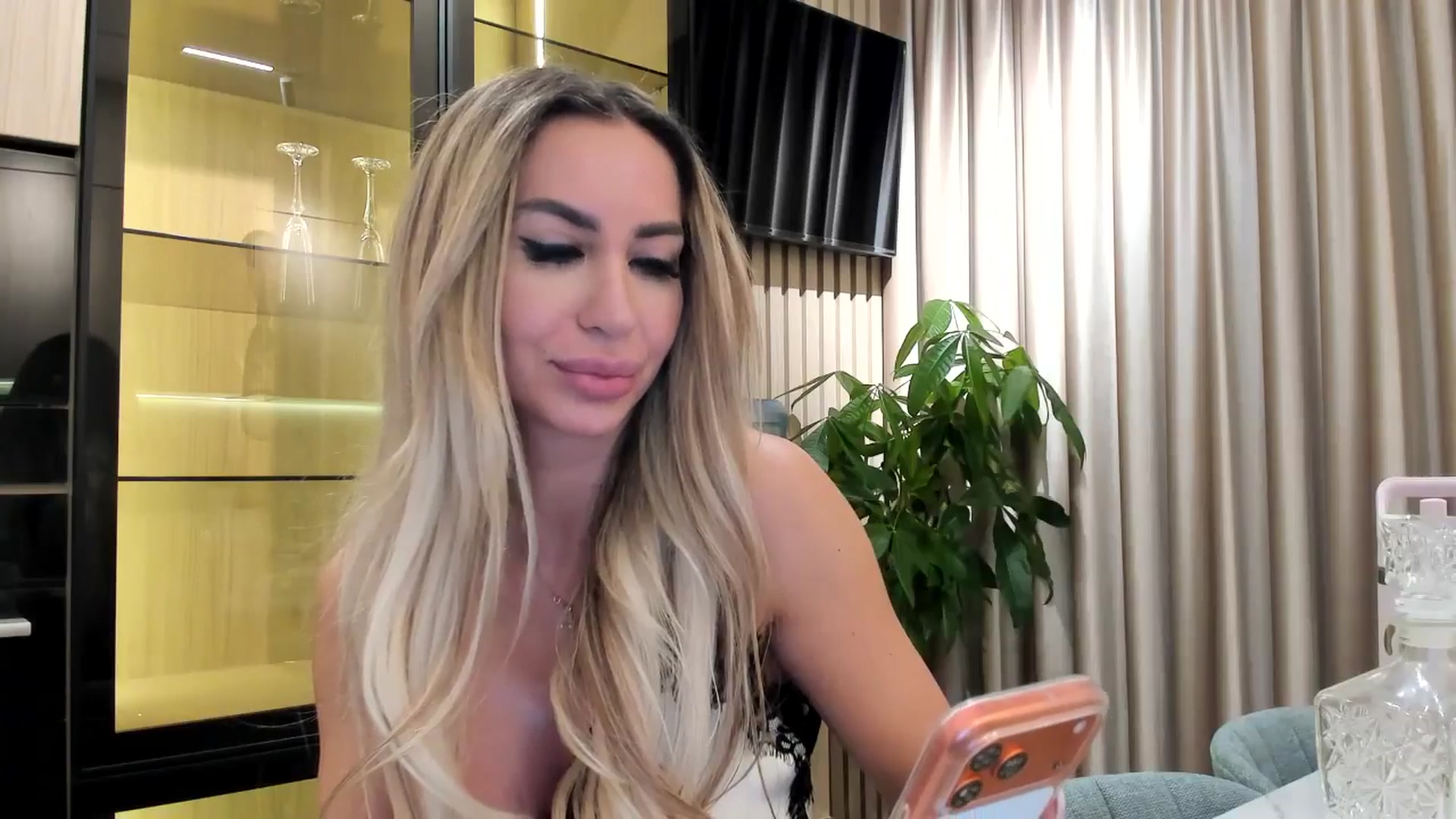 Gallery image thumbnail from Missy_alena's myfreecams stream on, 04/27/2026, 24:53 image 20 of 20