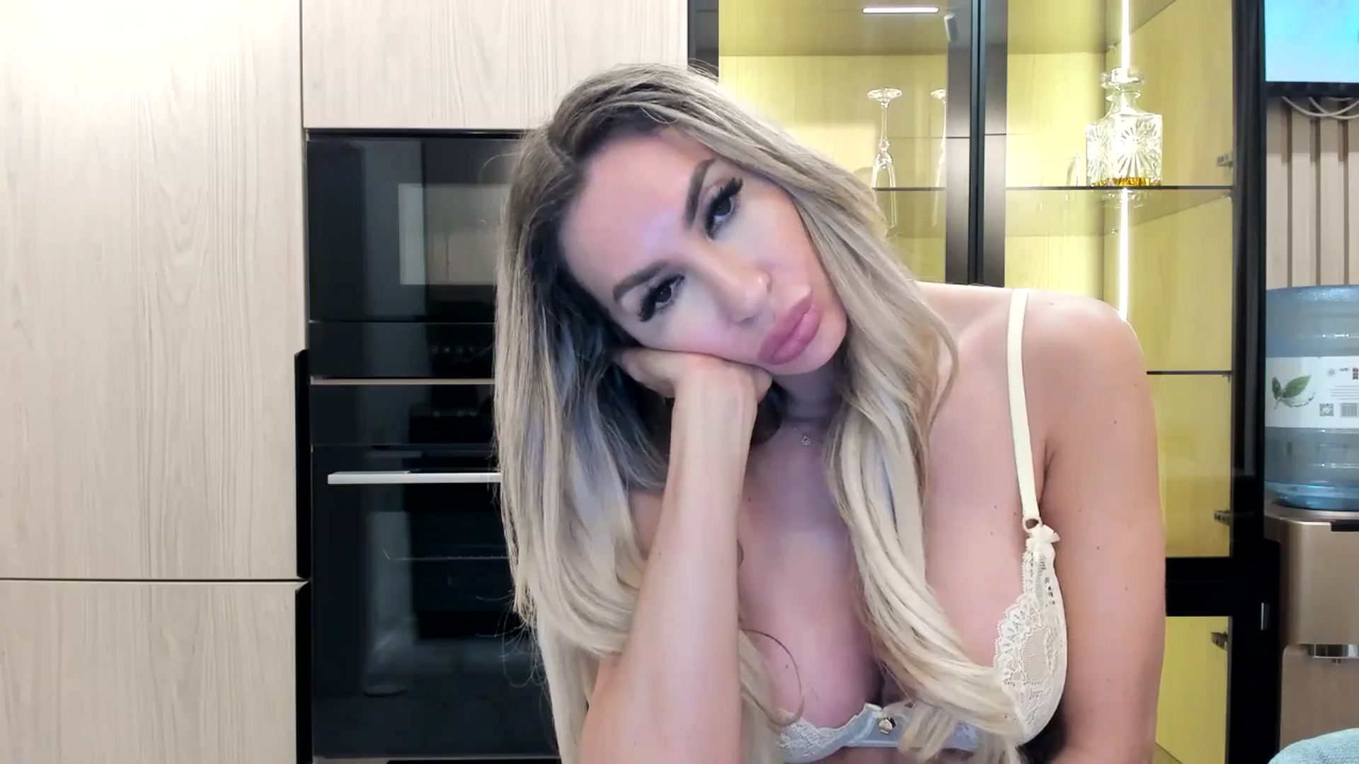 Gallery image thumbnail from Missy_alena's myfreecams stream on, 05/10/2026, 02:45 image 2 of 20