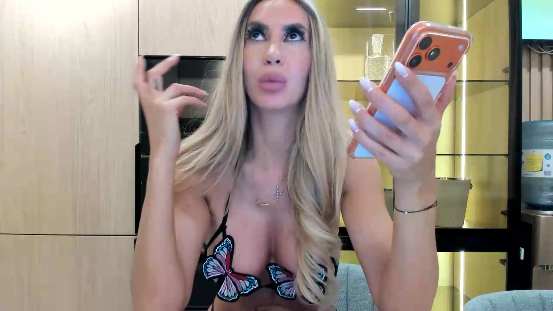 Gallery image thumbnail from Missy_alena's myfreecams stream on, 05/27/2026, 20:57 image 14 of 20