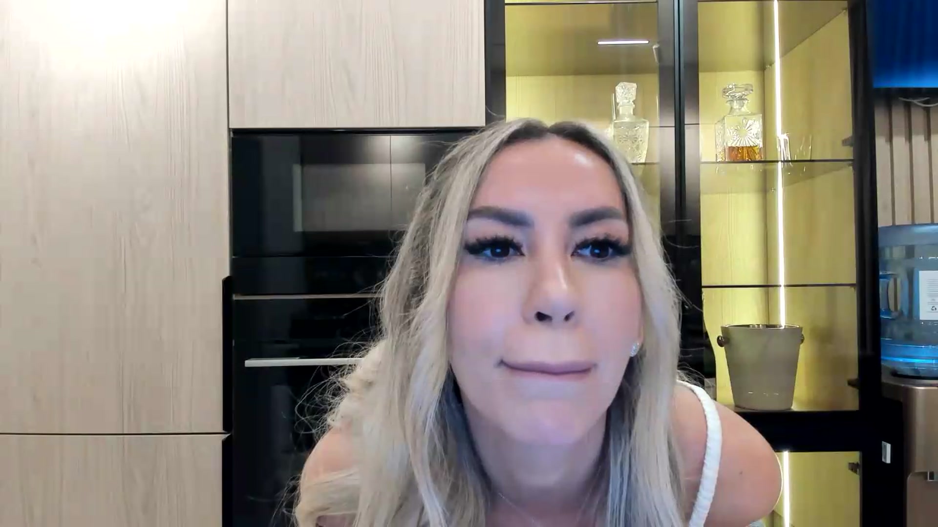 Gallery image thumbnail from Missy_alena's myfreecams stream on, 06/13/2026, 22:56 image 4 of 20