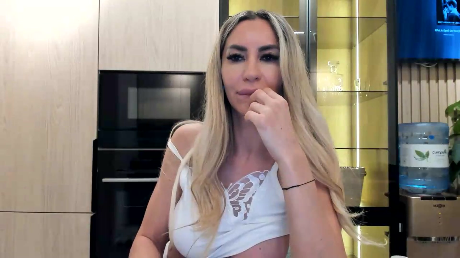 Gallery image thumbnail from Missy_alena's myfreecams stream on, 06/20/2026, 01:44 image 19 of 20