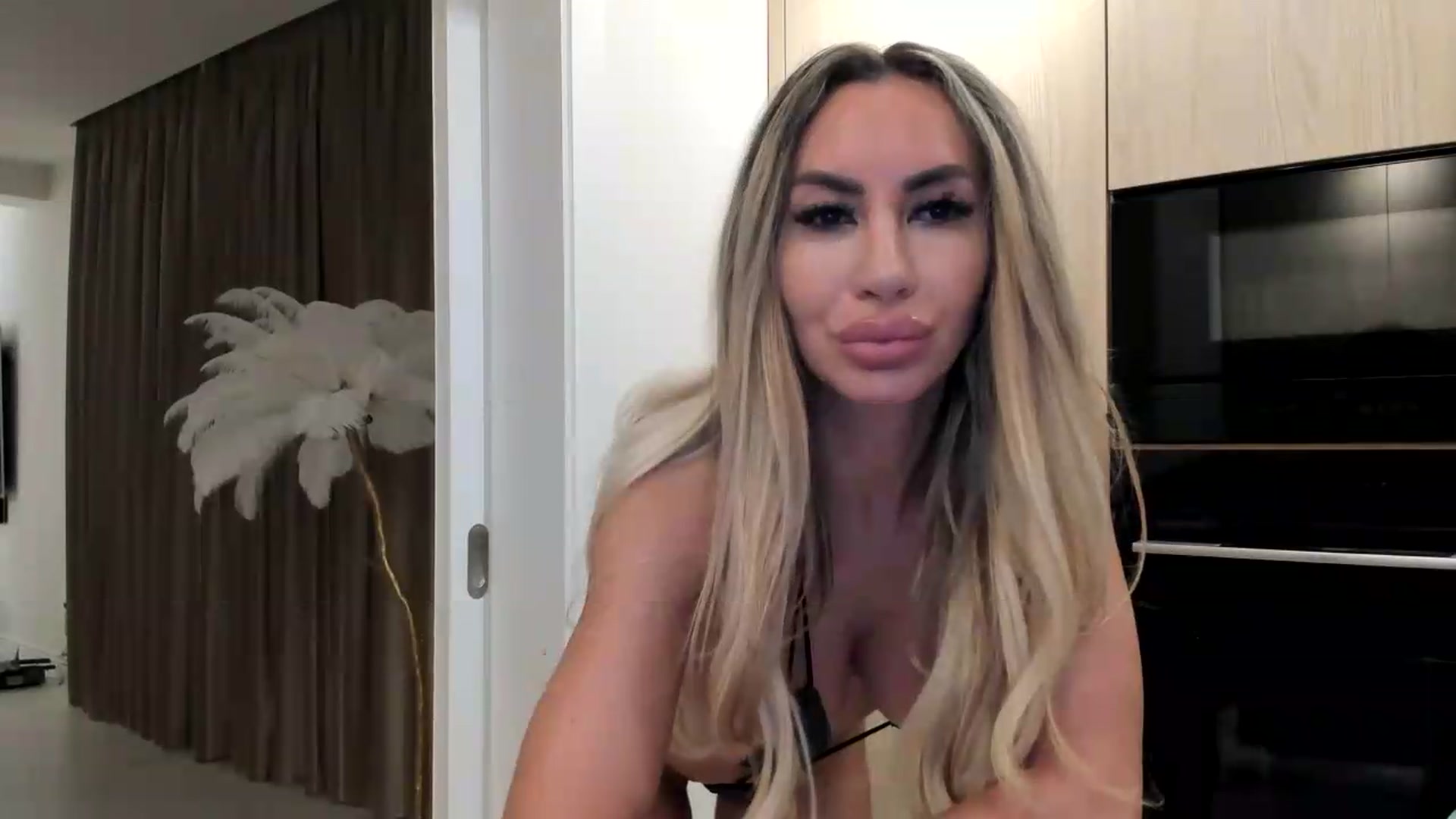 Gallery image thumbnail from Missy_alena's myfreecams stream on, 06/21/2026, 21:42 image 5 of 20