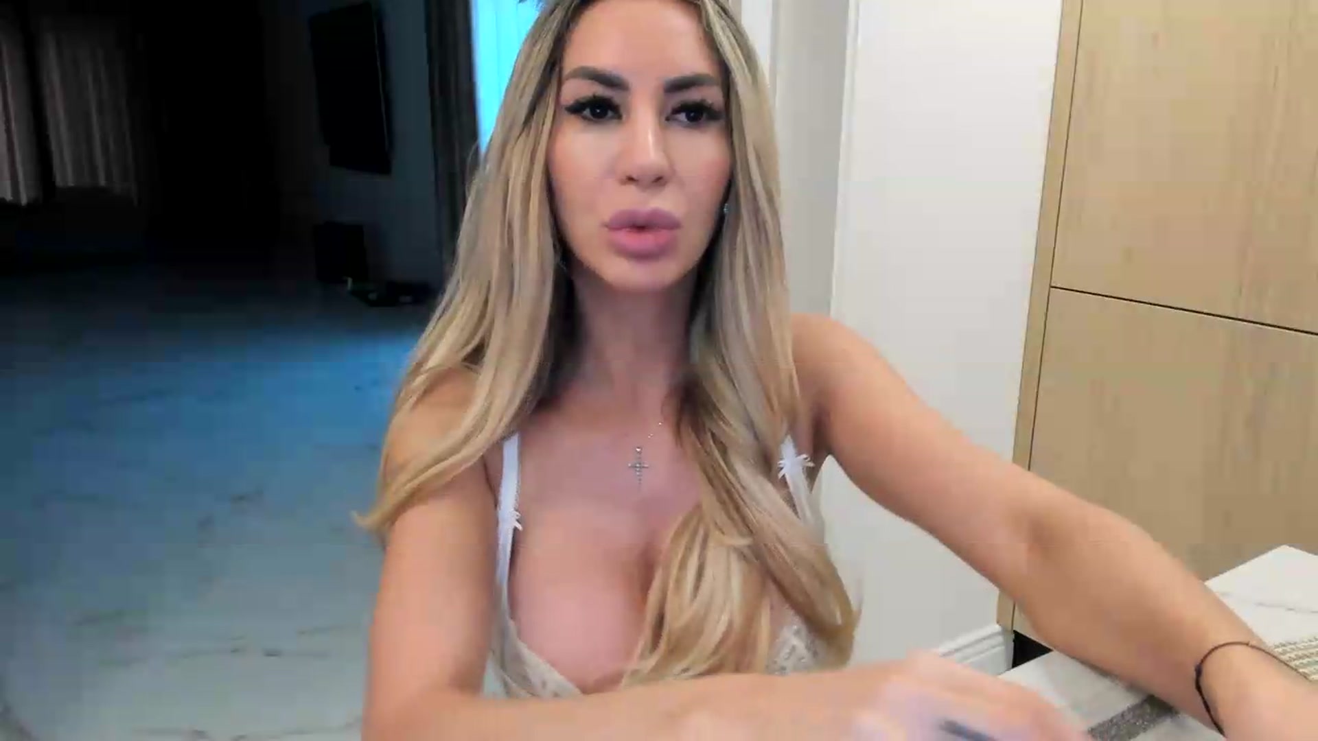Gallery image thumbnail from Missy_alena's myfreecams stream on, 06/25/2026, 17:59 image 16 of 20