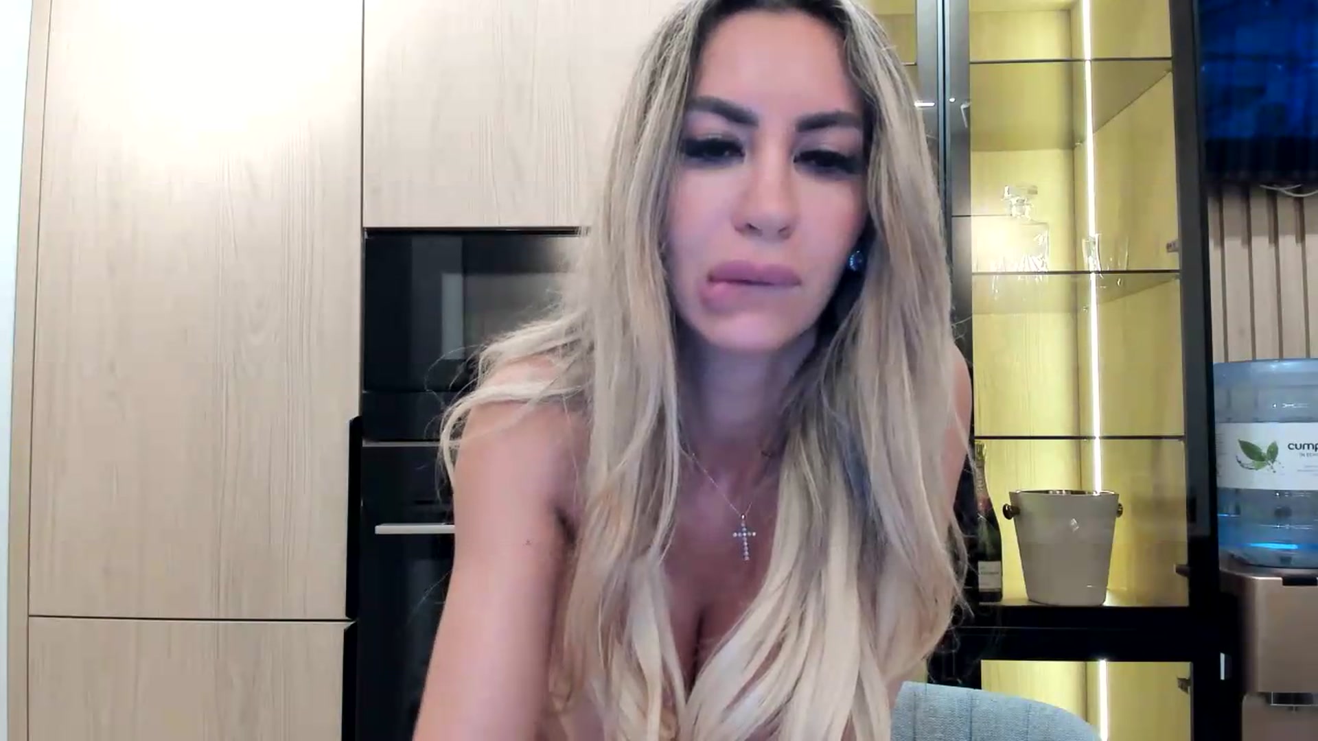 Gallery image thumbnail from Missy_alena's myfreecams stream on, 06/25/2026, 20:26 image 15 of 20