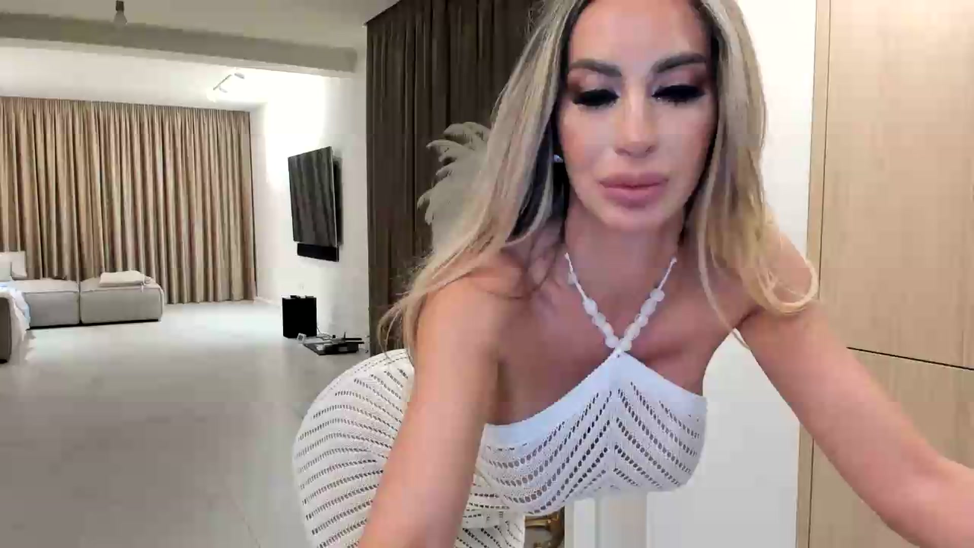 Gallery image thumbnail from Missy_alena's myfreecams stream on, 06/27/2026, 22:07 image 8 of 20