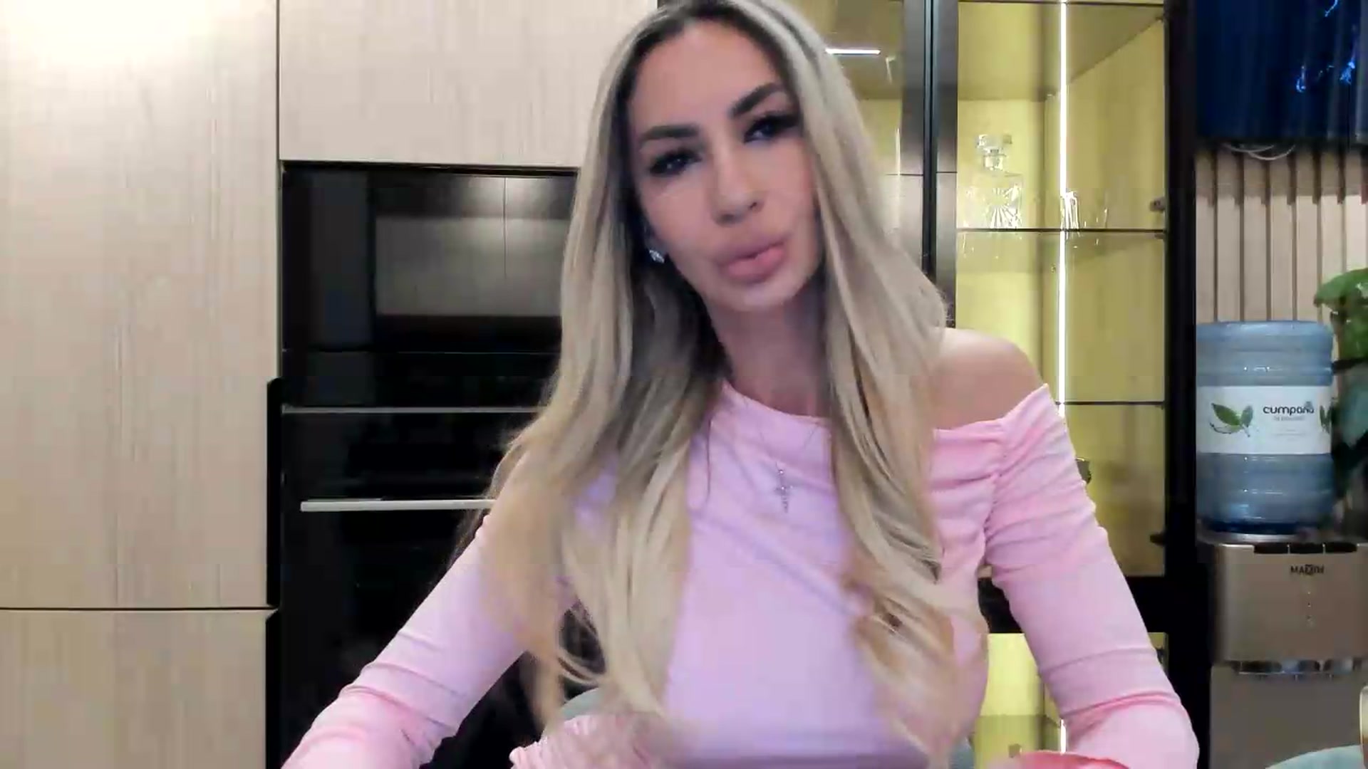 Gallery image thumbnail from Missy_alena's myfreecams stream on, 06/28/2026, 20:21 image 5 of 20