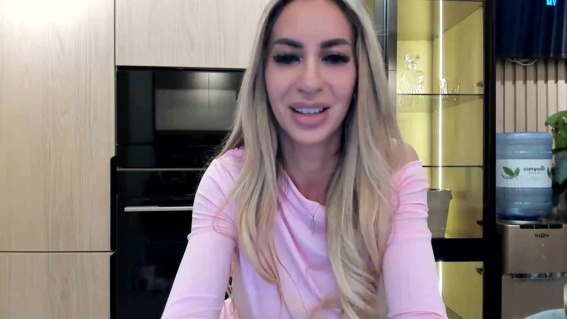 Gallery image thumbnail from Missy_alena's myfreecams stream on, 06/28/2026, 20:21 image 2 of 20
