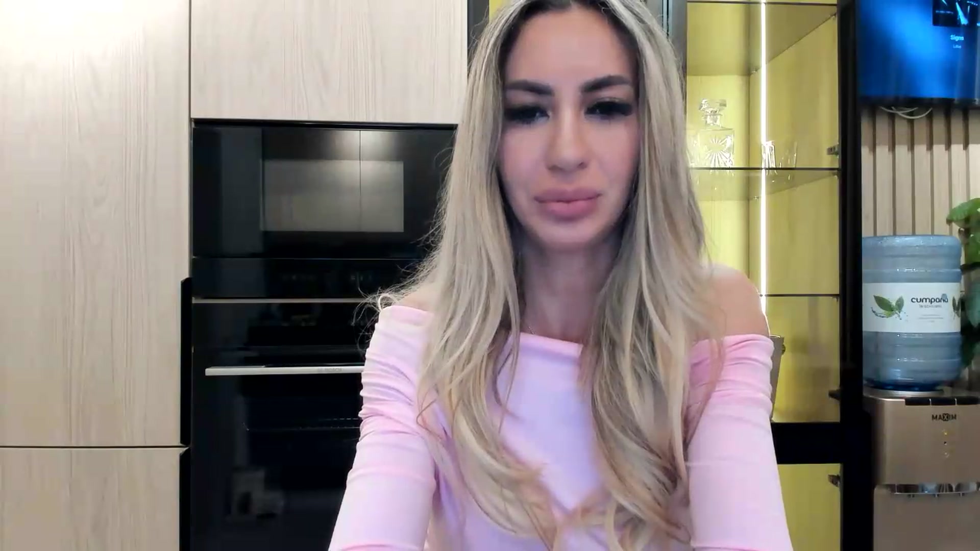 Gallery image thumbnail from Missy_alena's myfreecams stream on, 06/28/2026, 21:08 image 13 of 20