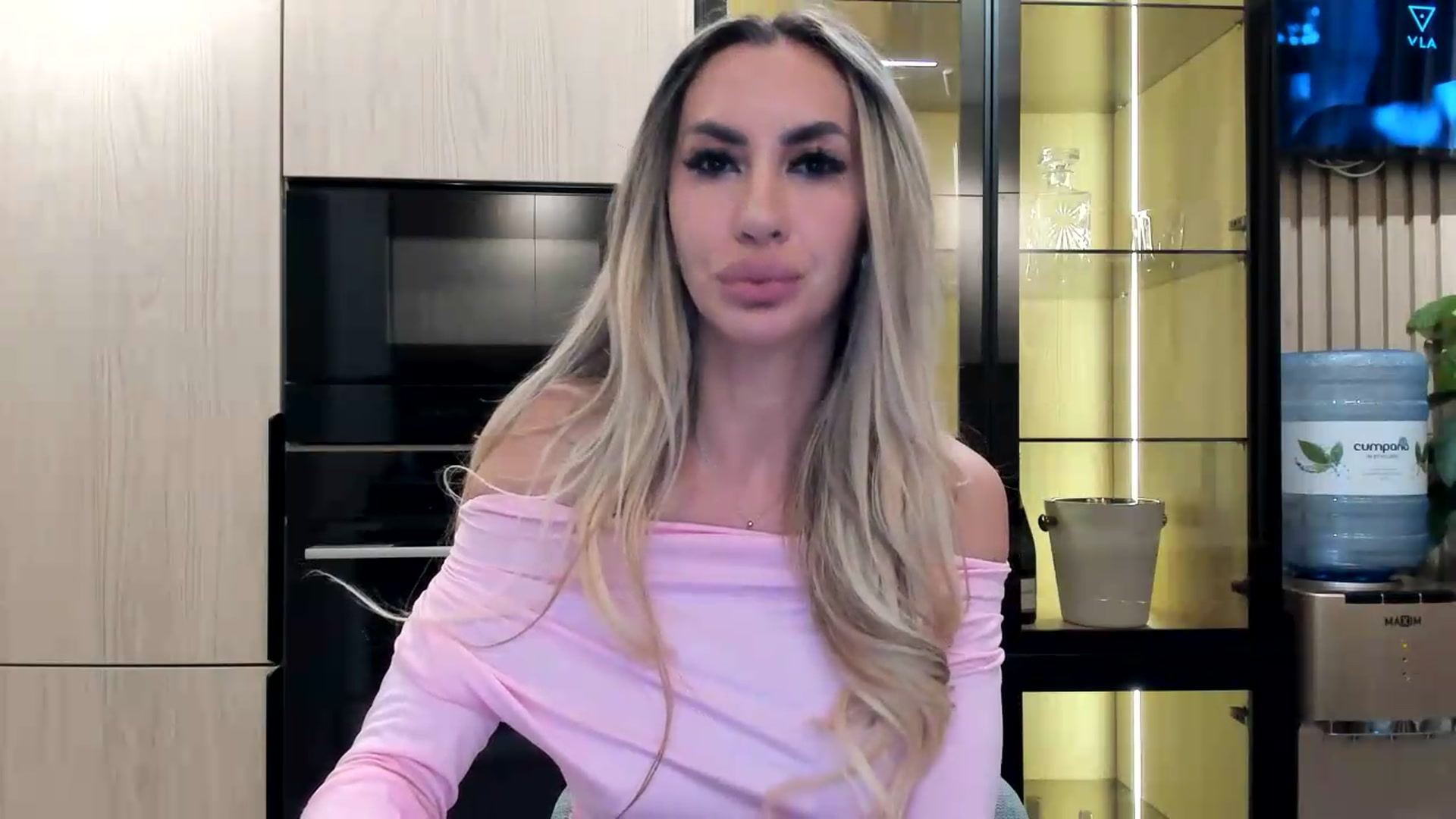 Gallery image thumbnail from Missy_alena's myfreecams stream on, 06/28/2026, 21:08 image 10 of 20