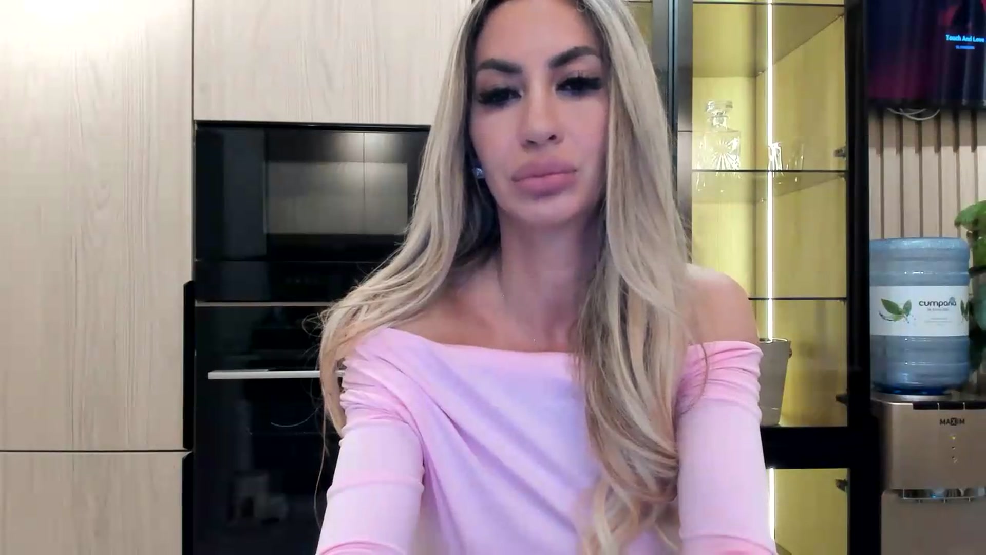 Gallery image thumbnail from Missy_alena's myfreecams stream on, 06/28/2026, 21:08 image 8 of 20
