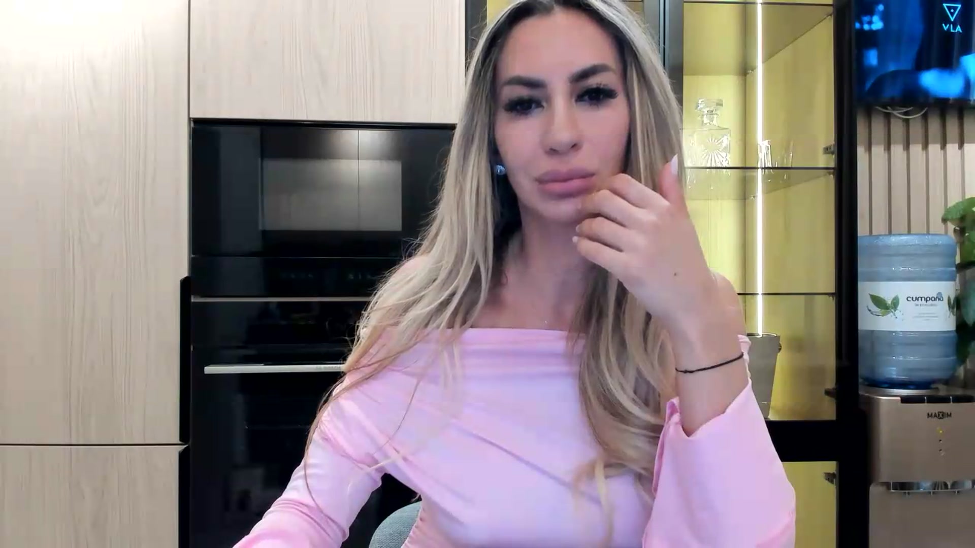 Gallery image thumbnail from Missy_alena's myfreecams stream on, 06/28/2026, 21:08 image 11 of 20