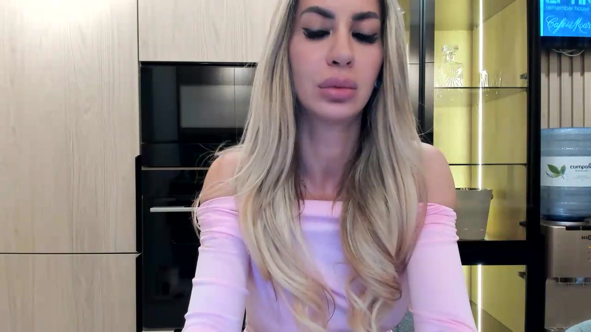 Gallery image thumbnail from Missy_alena's myfreecams stream on, 06/28/2026, 22:13 image 6 of 20