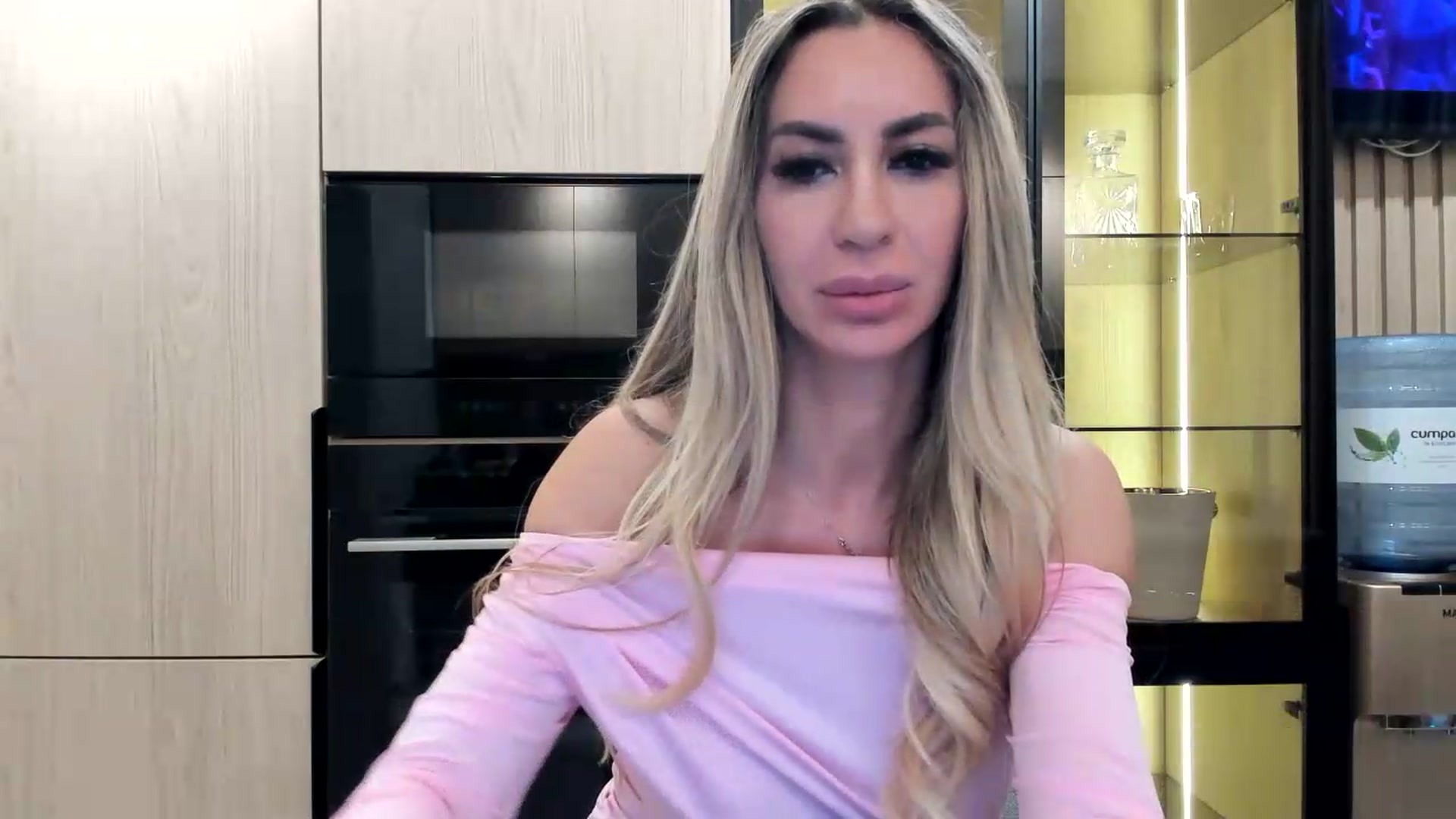 Gallery image thumbnail from Missy_alena's myfreecams stream on, 06/28/2026, 22:48 image 13 of 20