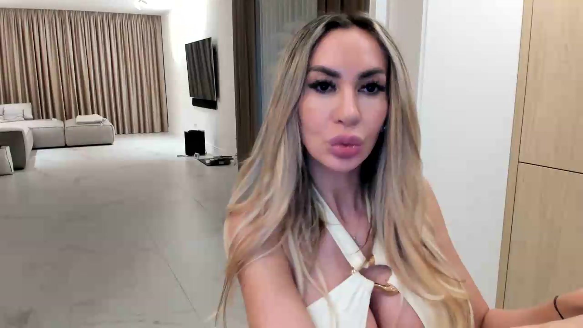 Gallery image thumbnail from Missy_alena's myfreecams stream on, 06/30/2026, 17:44 image 9 of 20