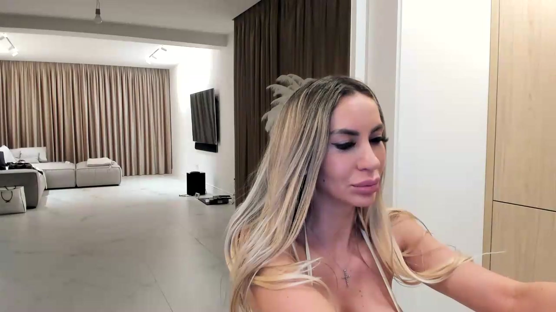 Gallery image thumbnail from Missy_alena's myfreecams stream on, 07/01/2026, 20:55 image 19 of 20
