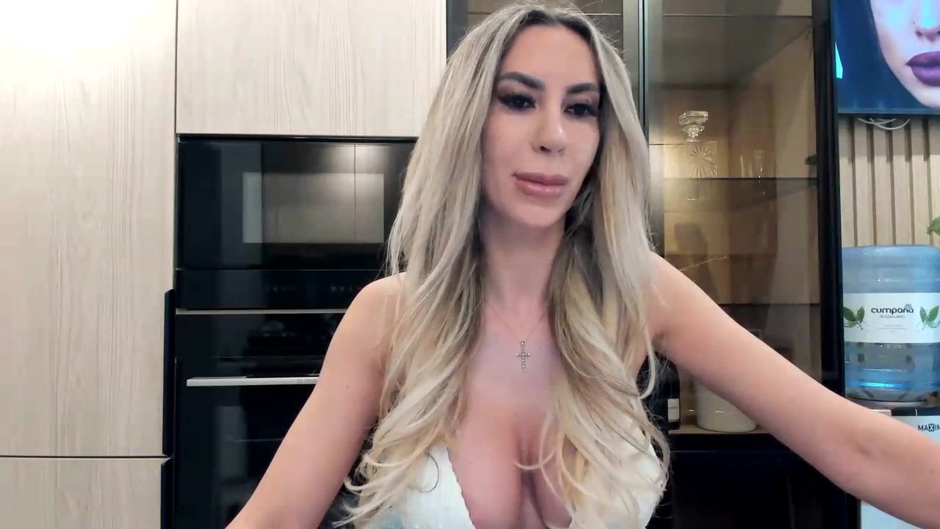 Gallery image thumbnail from Missy_alena's myfreecams stream on, 07/02/2026, 17:13 image 13 of 20