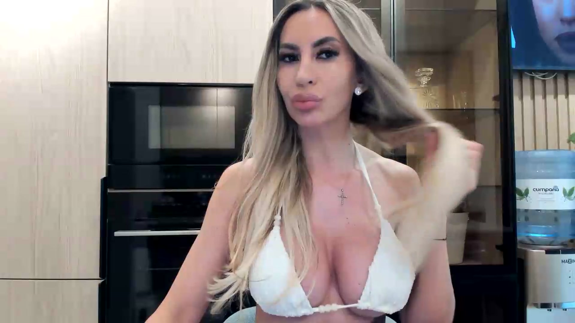 Gallery image thumbnail from Missy_alena's myfreecams stream on, 07/02/2026, 17:13 image 16 of 20