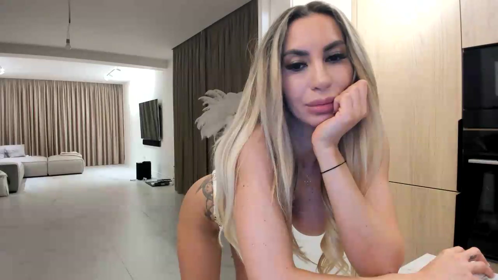 Gallery image thumbnail from Missy_alena's myfreecams stream on, 07/08/2026, 24:36 image 2 of 20