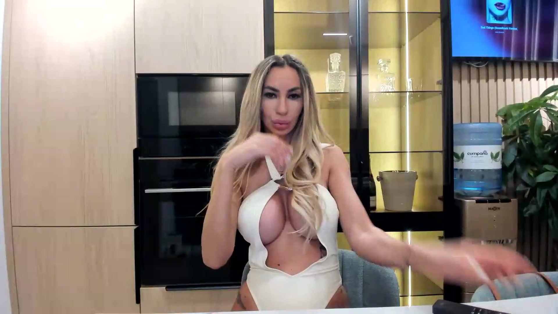 Gallery image thumbnail from Missy_alena's myfreecams stream on, 07/08/2026, 22:28 image 7 of 20