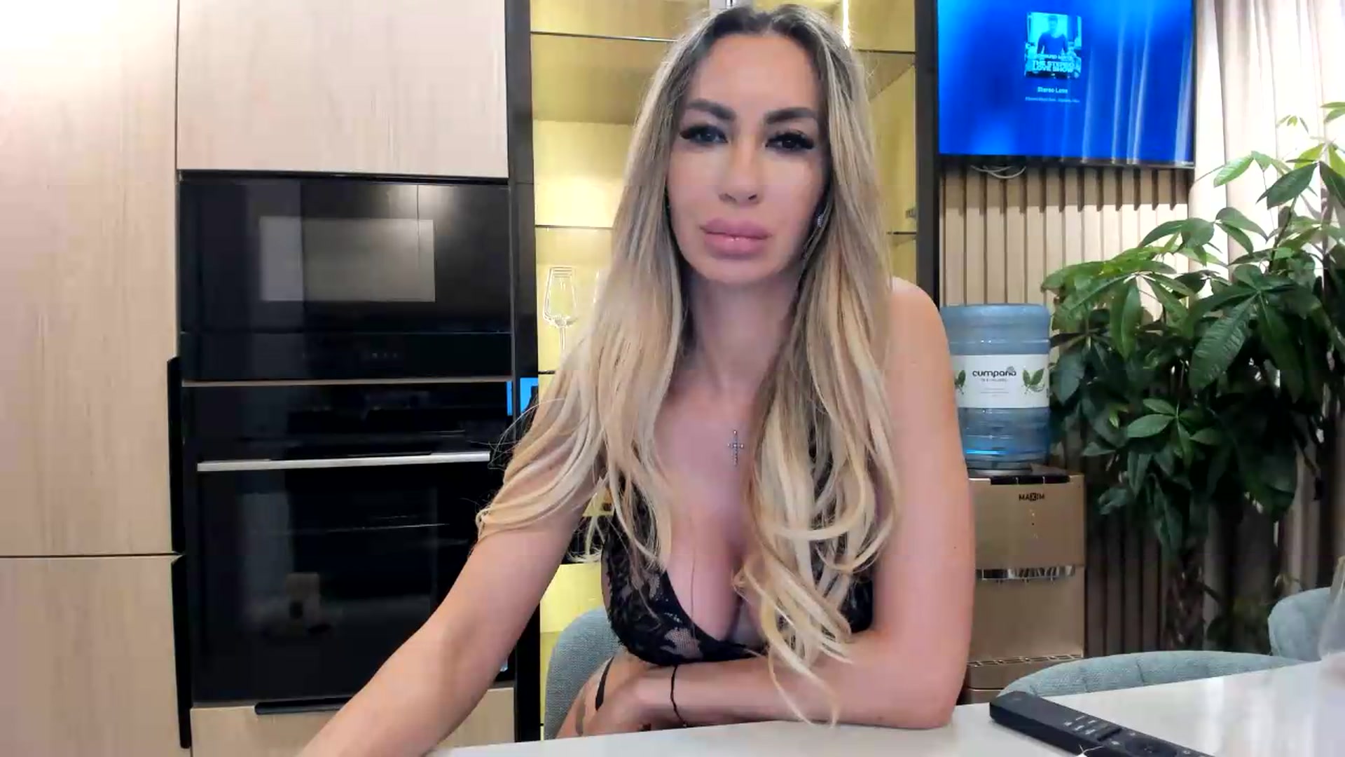 Gallery image thumbnail from Missy_alena's myfreecams stream on, 07/10/2026, 24:28 image 7 of 20